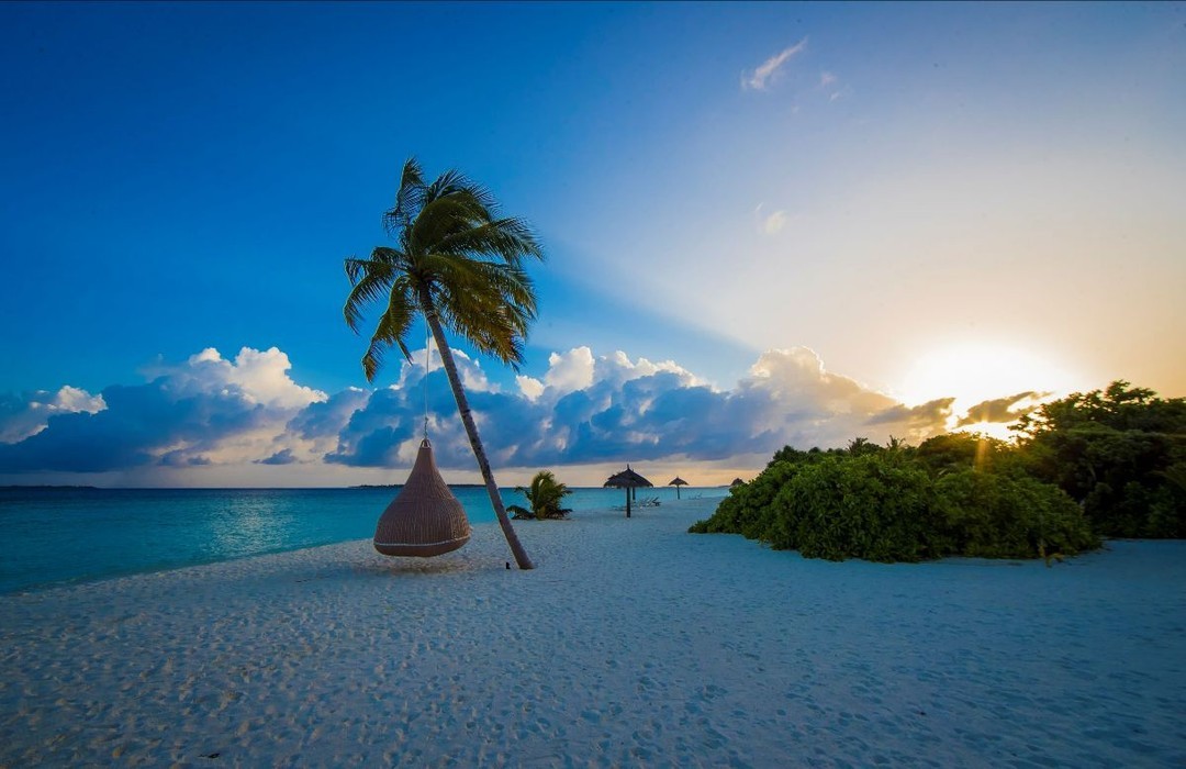 #yourescape #maldivesholidays#luxurymaldives #maldiveluxury #maldivesvacations #maldivesluxurytravel #maldivesescapes #maldivesvillavacations #beachvillas #maldivesbeachvillas #luxuryvillarental