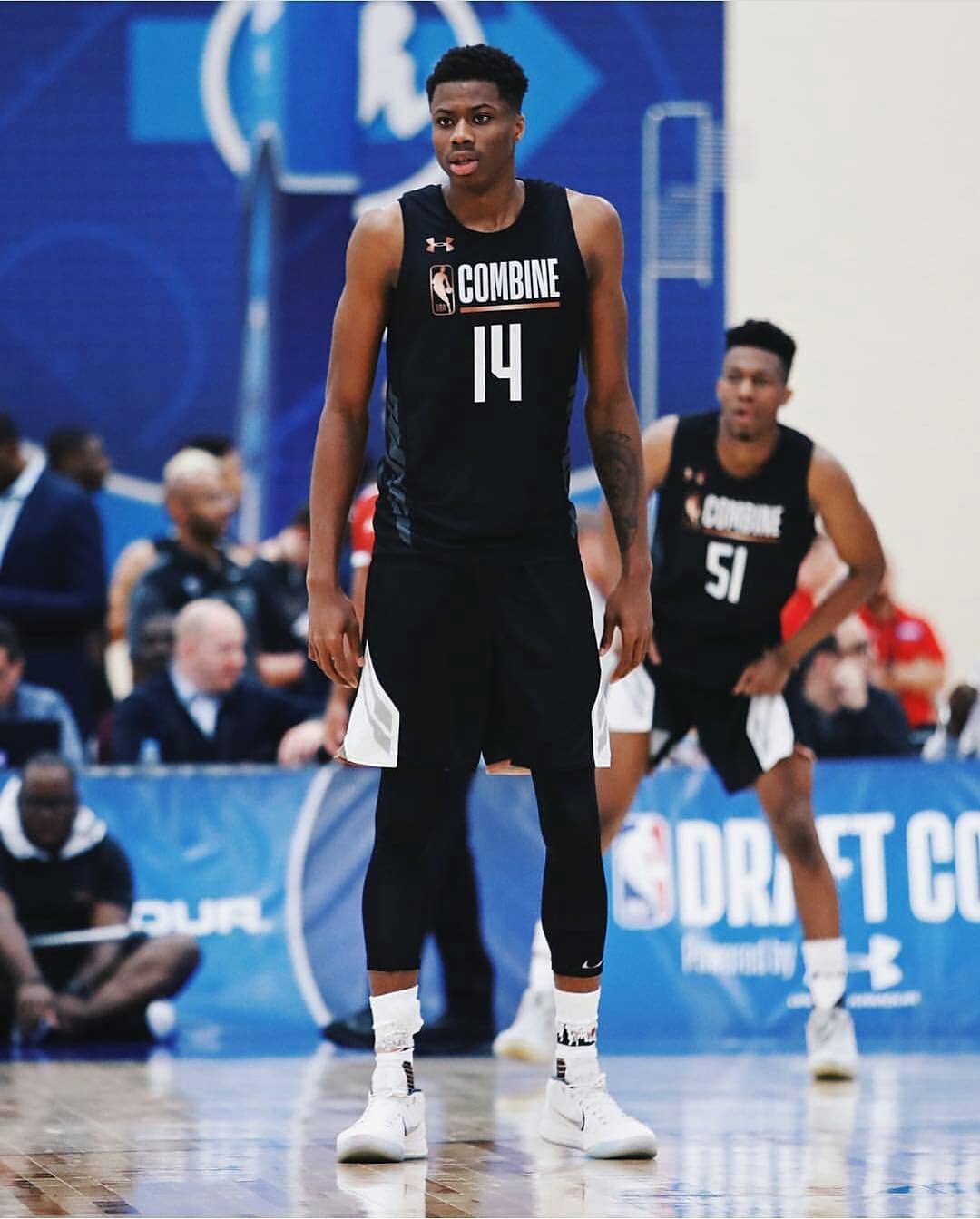 The Greek Freak, @giannis_an34 younger sibling, @kostas__ante13 getting it in at the 2018 @nba Draft Combine in Chicago. Swipe to the left to see @landryshamet with the quick steps. #BAMTesting #BAMApproved #BAMScore #NBADraft #lotterypick #combinetesting #greekfreak #giannisantetokounmpo #hoops #major