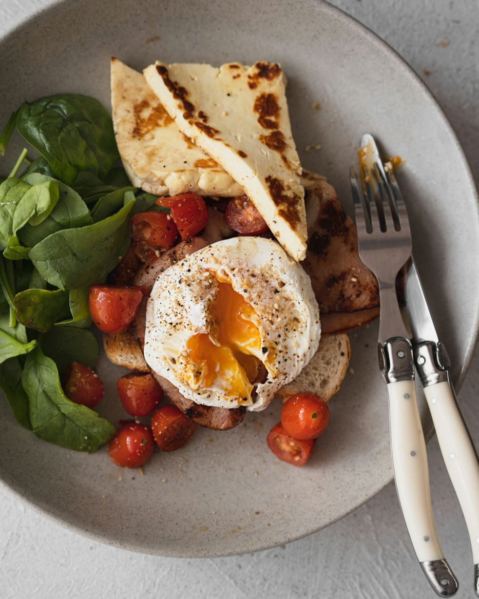 Perfect poached eggs are such a treat aren't they? Pair them with some haloumi and bacon and ahhhh delicious!! It's a breakfast (Or dinner! I won't judge!) made in heaven!
Cooked, styled, photographed and eaten by me! 🤭❤️
#foodphotographymelbourne #melbournefoodphotographer #foodphotographermelbourne #melbournecontentcreation #contentcreation #australianfoodphotographer #foodphotographeraustralia #delicious #foodweeat #foodfeed #foodartproject #foodartblog #melbourneproductphotography #productphotographymelbourne #australianproductphotographer