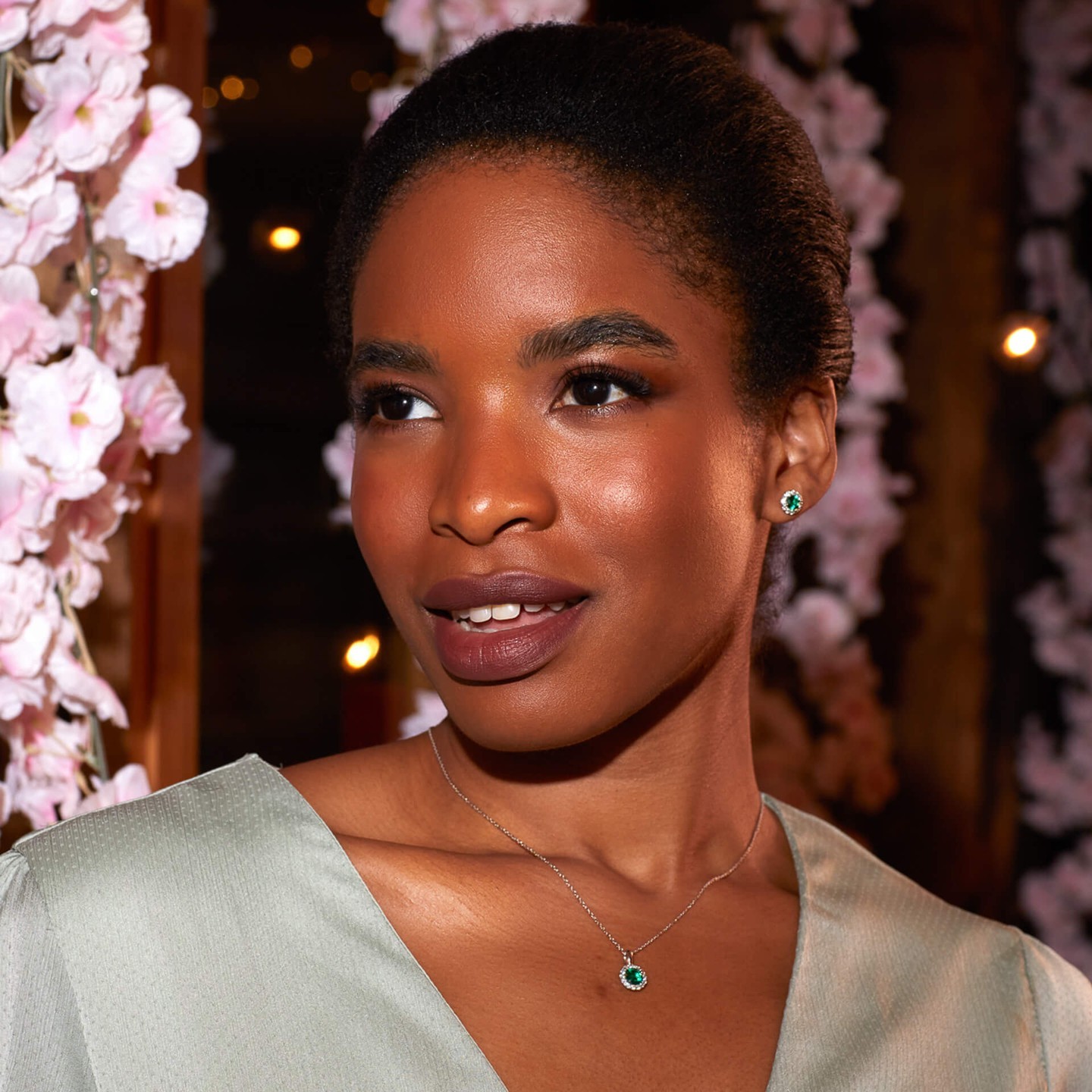 Mother's Day 2023 is fast approaching so why not treat Mum to affordable luxury jewellery from Diamonfire this year and give her a gift she can treasure forever ๐
#Diamonfire #DiamonfireUK #AffordableLuxury #DiamondAlternative #MothersDay2023 #MothersDayGift