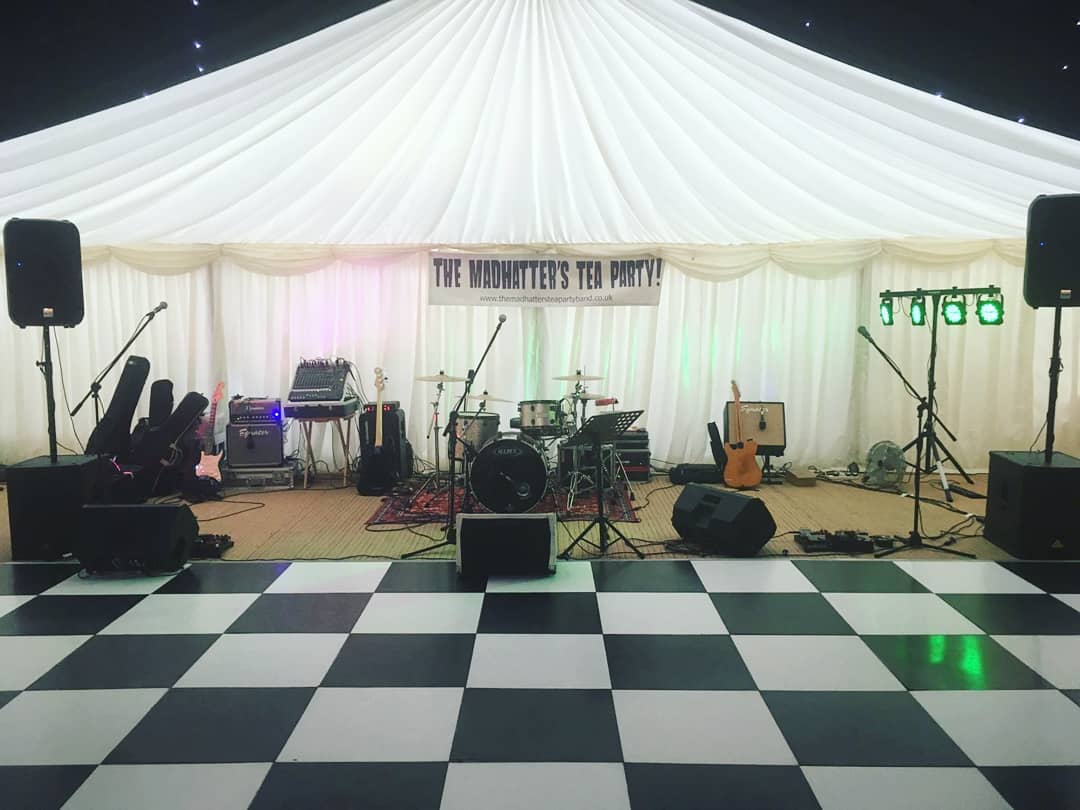 We love it when we get lots of space on stage!
#dancefloor #weddingbanduk #weddingbandsurrey #partyband #coversband #weddingparty