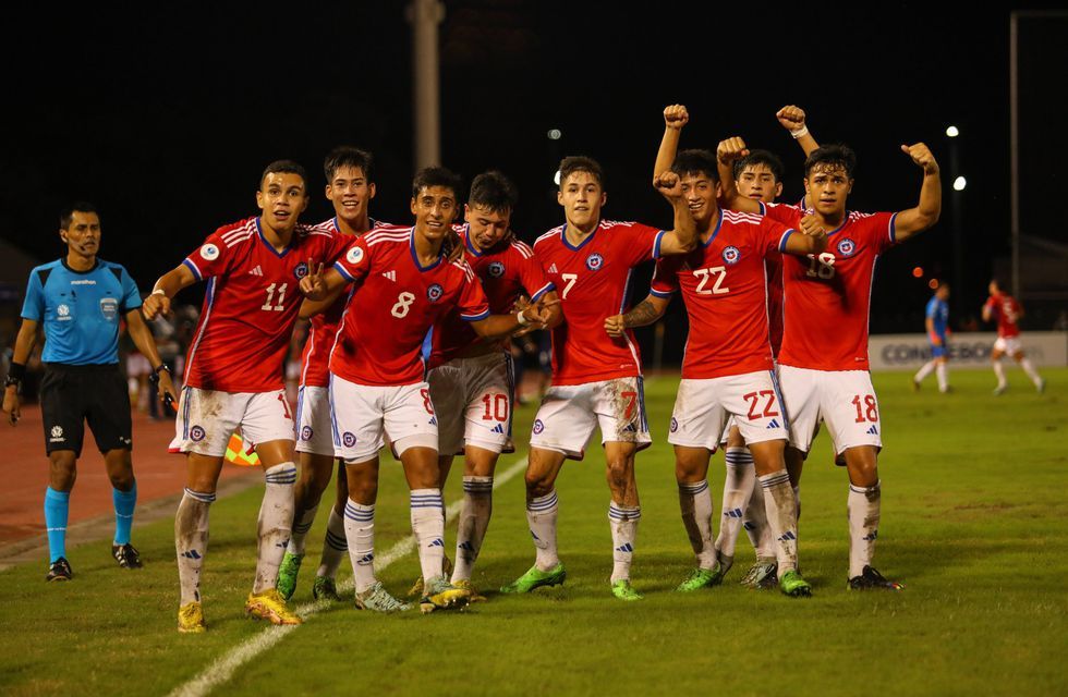 Vamoschile!! #vamoschile Sub 17 Chile #sub17 #sub17chile #rojitasub17 #larojasub17 #Hexagonal #sudamericanosub17 Vamoschile!! #vamoschile Sub 17 Chile #sub17 #sub17chile #rojitasub17 #larojasub17 #Hexagonal #sudamericanosub17