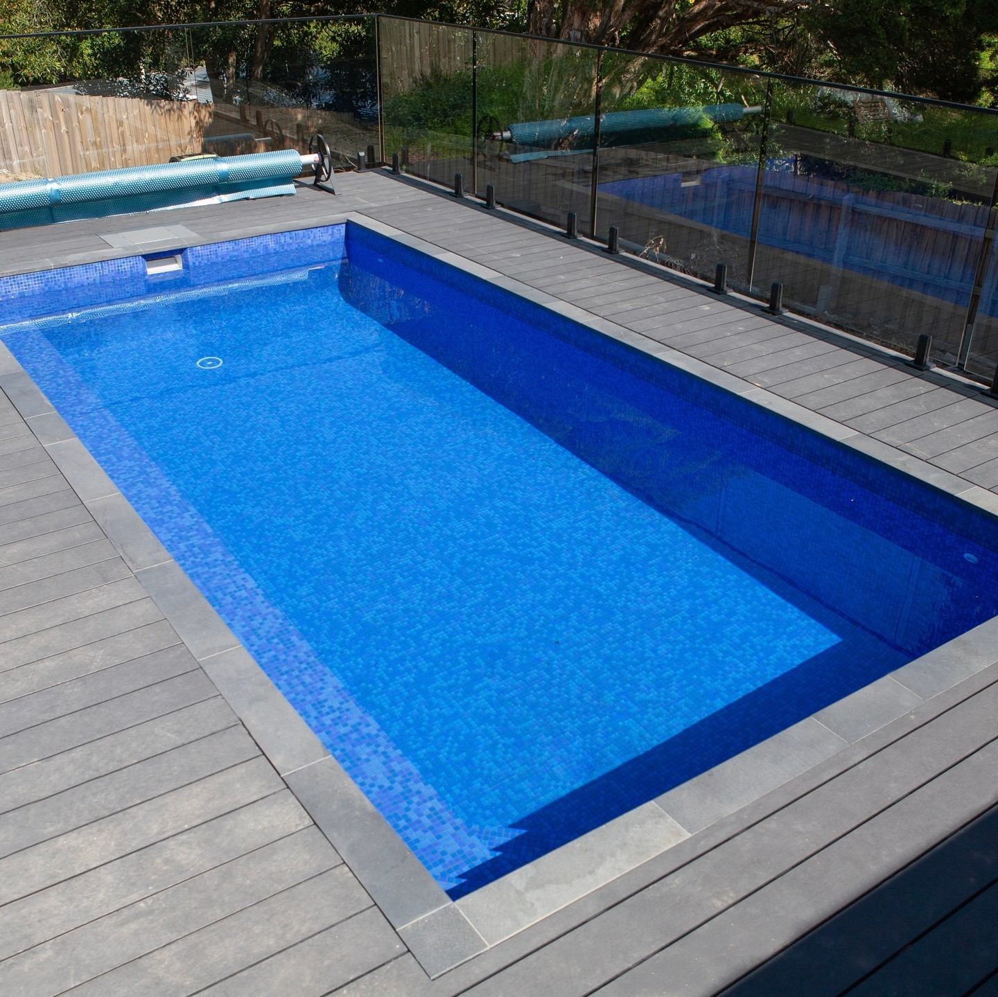 How beautiful is this pool we recently installed for our client in Croydon? 🙌🏻
With its deep blue @trend.groupaus Mc006 mosaic tiles from @paversplus and stunning details, this pool was a huge success with the client 👏🏻
Could you picture yourself relaxing here?
#plungepool #closeup #pooltiling #poolcolour #benchseating #poolbench #pool #swimmingpool #poolinspo #croydon #plungepoolsplus