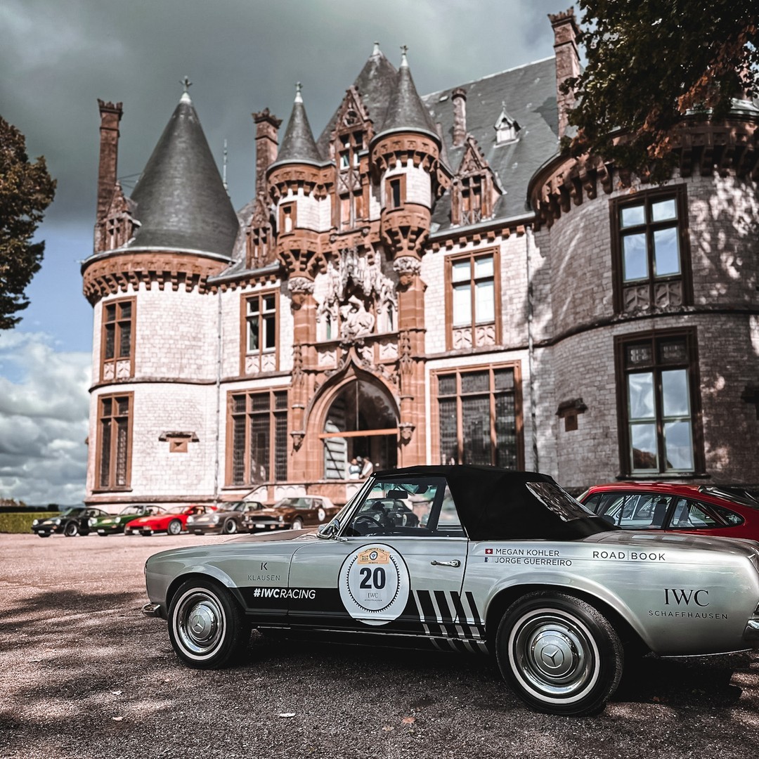 Petite pause déjeuner dans un merveilleux château alsacien à l'occasion de l'une des étapes du rallye de Genève. 🇨🇭🏰🍽️
#iwc #rallyedegeneve #cars #voiture #collector #alsace #chateau #castle