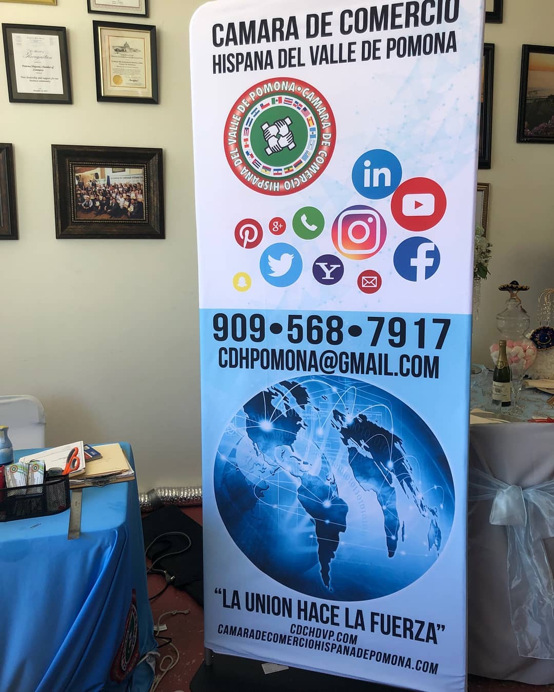 Now offering new Tension Fabric Stands. They are double sided, great for any event. @camaradecomercio #banner#design#graphix