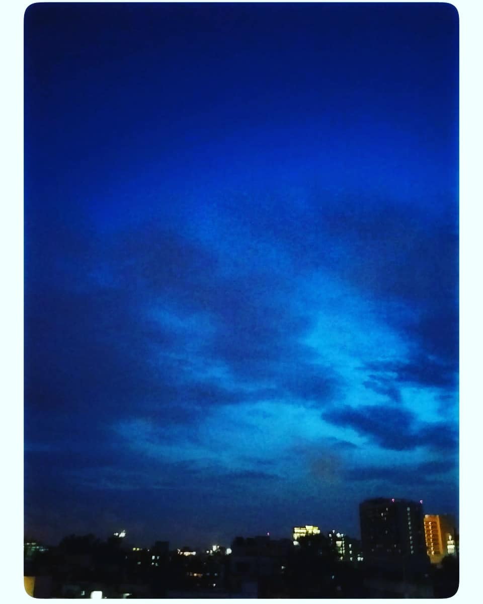 See the world through my eyes, you will understand how magical dreams can be!!! #Sky #Instasky #Skyporn #Nature #Naturelover #Cloud #Cloudporn #Naturelovers #Sunset #Sunrise_sunsets_aroundworld #Sunrise_and_sunsets #Beautifulview #Socialdraft #AmazingView #Pinkysky #All_sunsets #Silhouette #Horizon #Clouds #Instaclouds #Bluesky