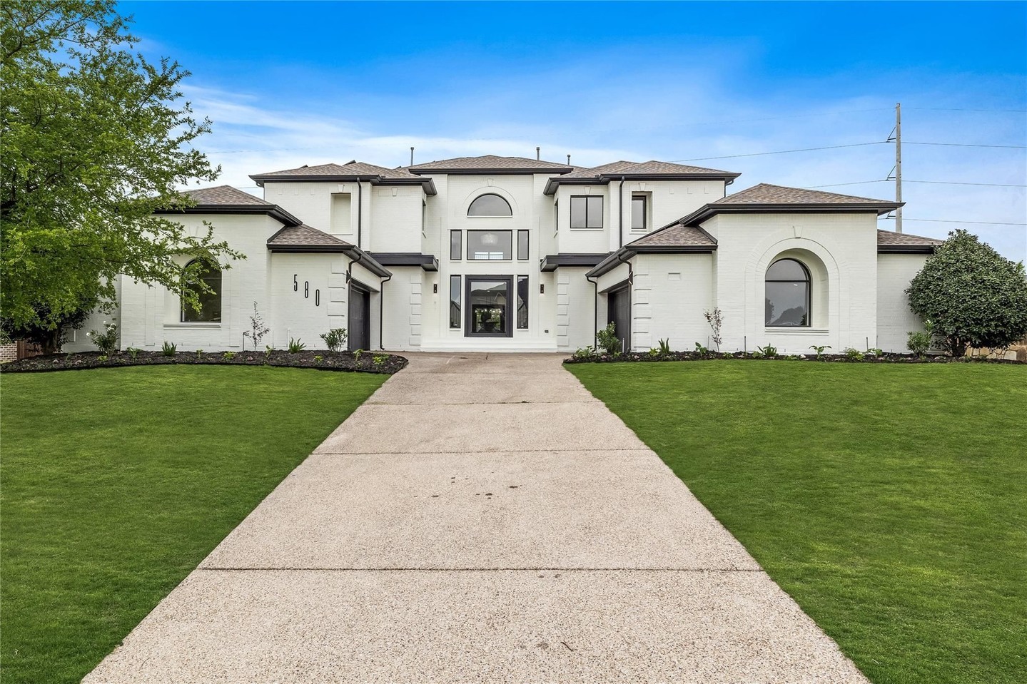 Stunning reimagined custom home in the highly coveted Lakes of La Cima 🏠
#prosperrealestate #prosperrealtor #dfwrealestate #texasrealtor #texasrealestateagent #dallas #house #home #homebuyers #luxury #luxuryrealestate #texas #buyingandsellingdfw #dallastx #luxuryhomes #forsale