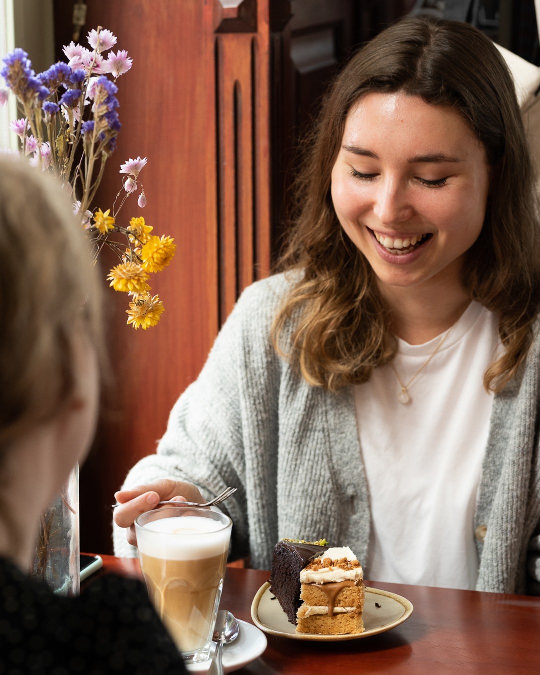 Customer appreciation post 🌱✨
Hello lovely people,
We wanted to take a moment today to send some love your way. We are so grateful for all the joy and positivity you bring in here every day - your support and kindness are what makes KendeK such a special place. It wouldn't be the same without you!
We hope we can continue to be a happy place for you for years to come 💚
📍 Find us at Haarlemmerweg 175, 1051 LA Amsterdam.
Please feel free to tag us in your KendeK memories, we love to see them! 📷💚
#VeganDelights #CozyVibes #Handmade #AmsterdamEats