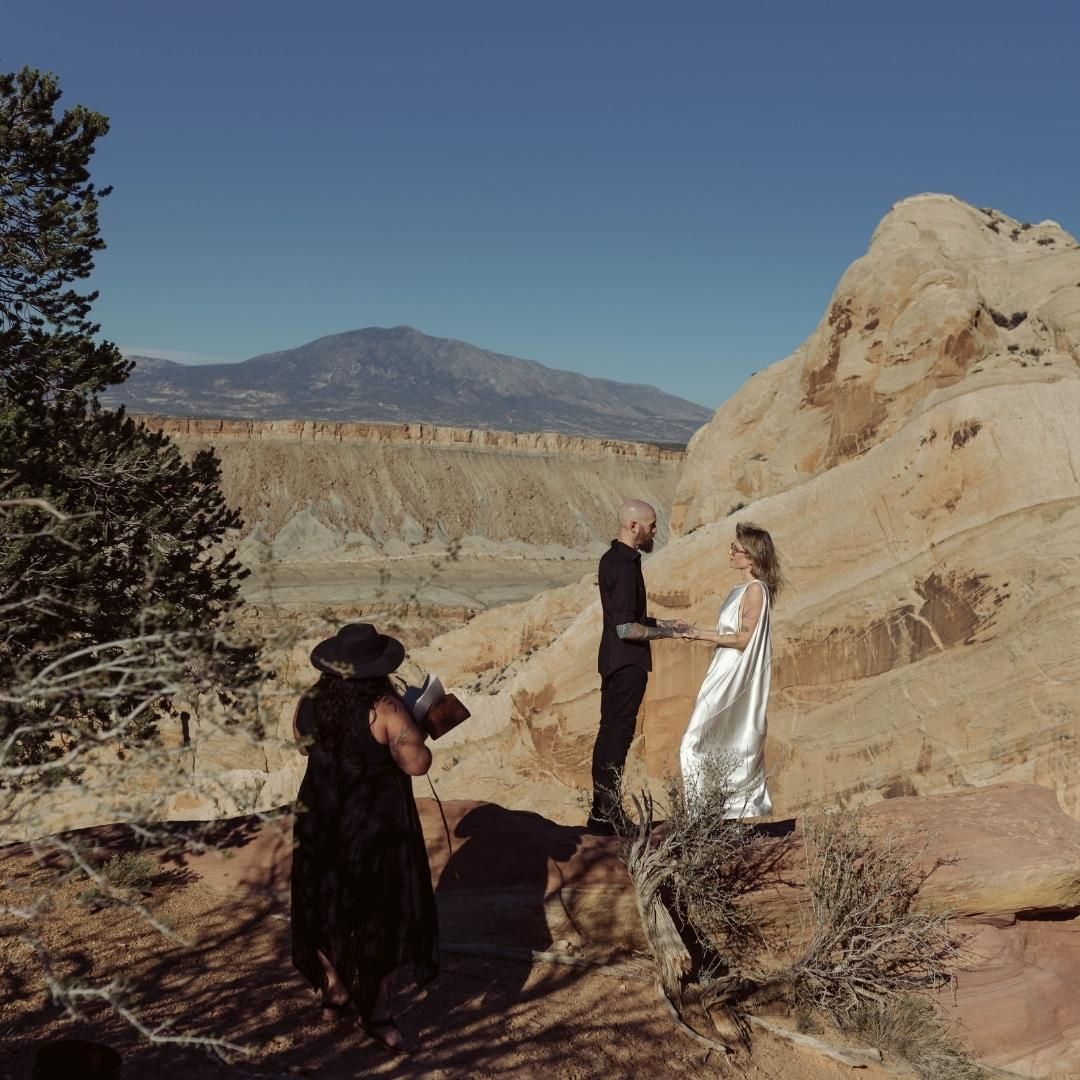 1 year ago, Sarah and Ben traveled across the world so they could declare to the universe their commitment to stand together to face life and the world, hand-in-hand; in a place that is both sacred and wild.
A year later, I feel like I am back there in this moment thanks to the photos by @haleynord
Happy Anniversary Friends!
@bvg247
@missfoxyfoxfox
