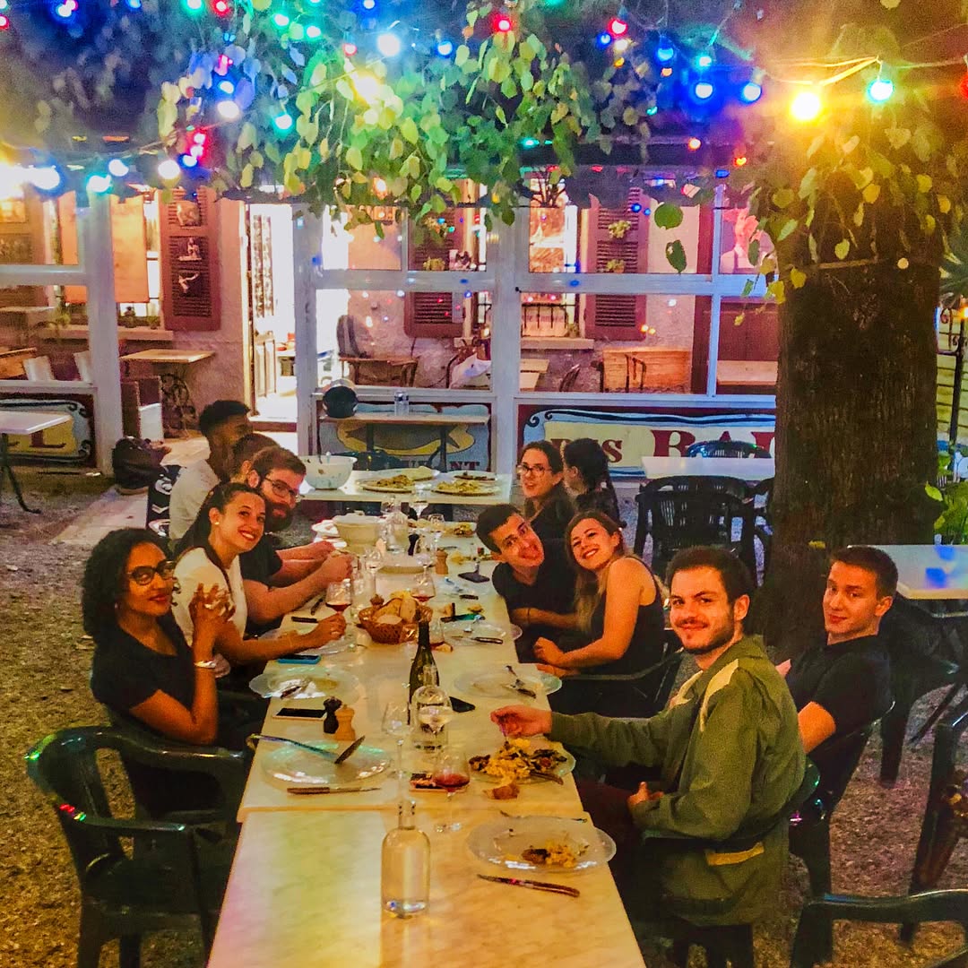 Fin juillet.. on est pas bien là ? À la fraîche .. décontractée..
#hoteldesbains #titevacancesbienméritéesjeanmathilda #latedinner🍴 #yvontnousmanquer #