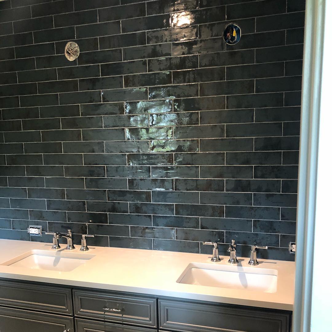 Cannot freaking wait for the lights and mirrors to be installed! This master bath is 💯! #austininteriordesign #interiordesign #colorfuldesign #customdesigner #masterbath #glamour #dramatic #tiledesign