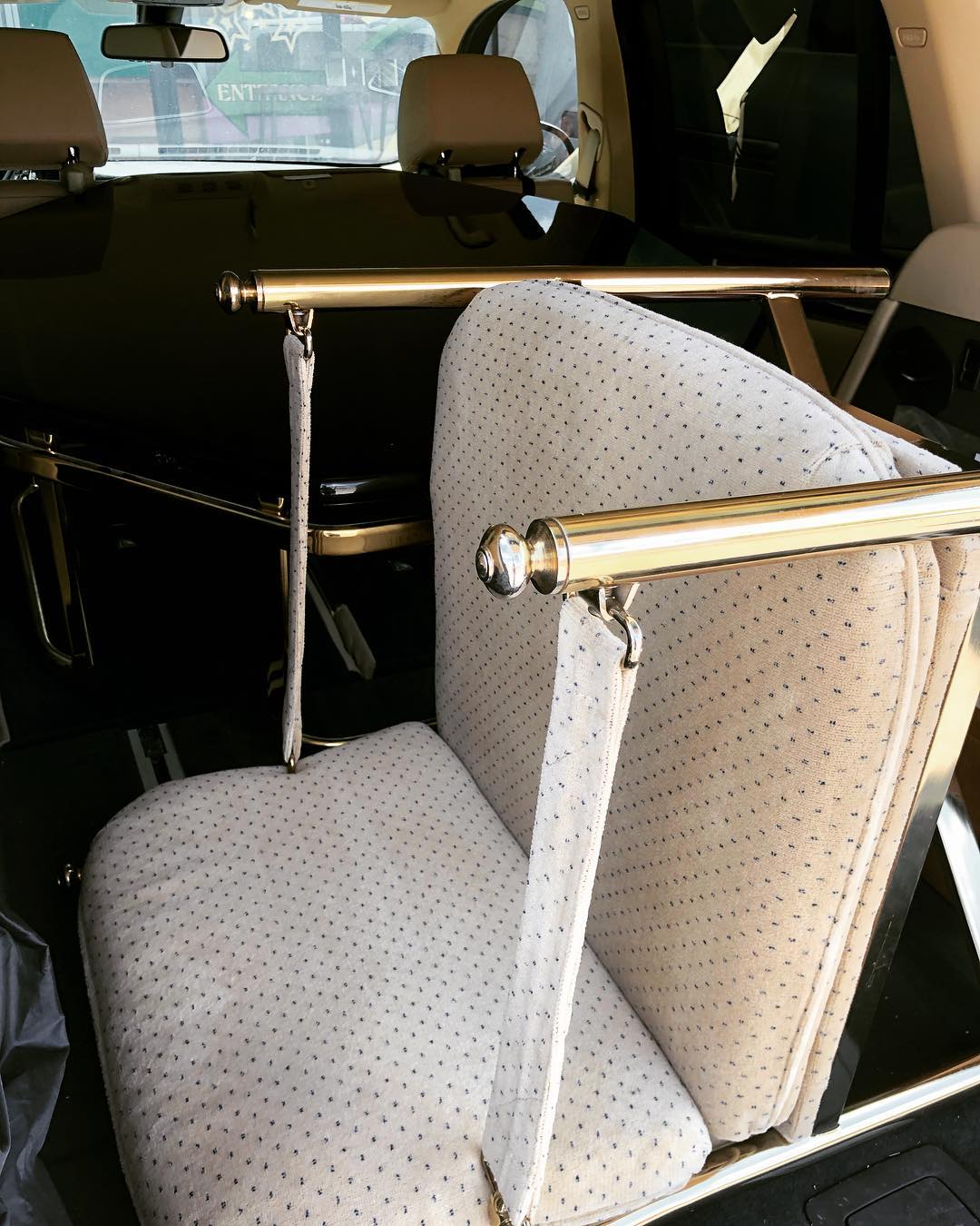 Is there an anonymous program for someone who has furniture problems??? Asking for a friend. #😳 #furnitureaddict