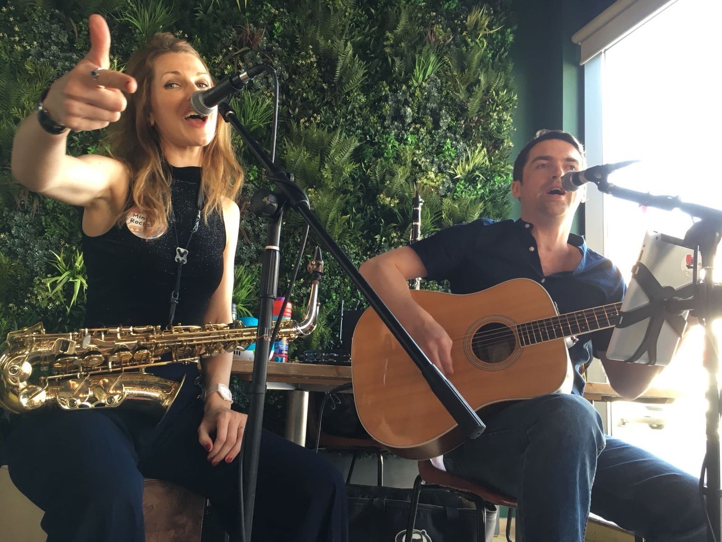 Friday Feels! What's on for minijam tomorrow
* Magical Musical Storytime in Clapham - setting imaginations free with our pro actor musicians
* Mini House Party Ft Ibiza Style sax player in Balham (only x4 tickets remaining!) 🙃
* Next friday (29th sept) - Sean Rumsey (star of BBC The Voice) will be tinkling his ivories and stretching his vocal cords for us at the MiniJam Gig in Clapham.
www.bookwhen.com/minijam