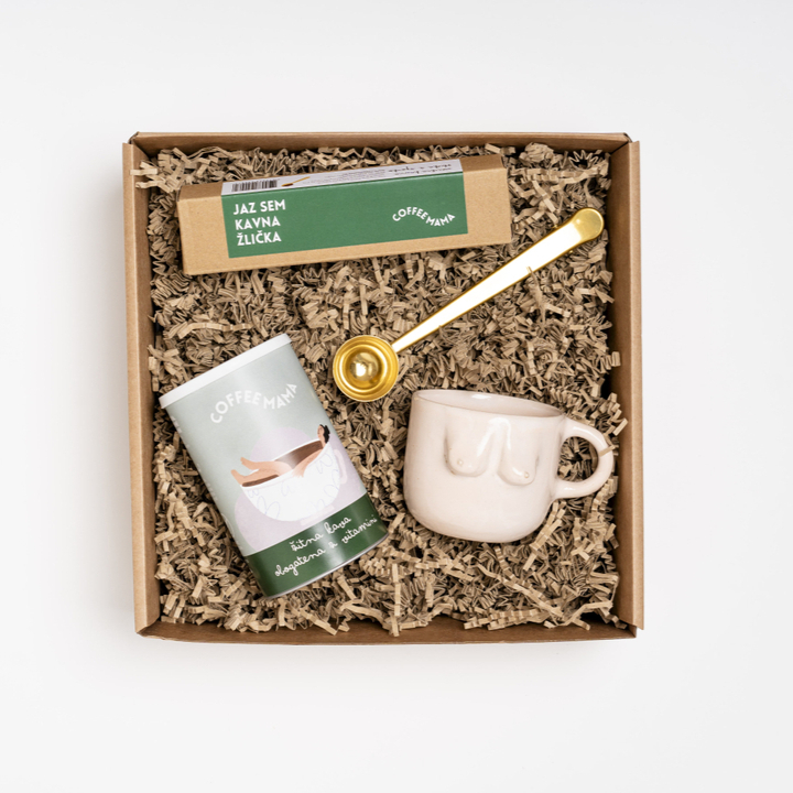 Hey there, my name is Grain Goodies and I'm a gift box. Nice to meet ya! 🎁
Let's unbox it:
☕ Grain Vitamin Coffee 150g
🥄 Gold Coffee Spoon
✨ Milk Jug OR Boob Mug
🎁 Gift Box of your choice
✍️ Your Personal Note
Choose between a milk jug or a handmade boobie mug in the Gran Goodies Gift Box! ✨
Why settle for ordinary when you can sip in style? Which one would you pick?