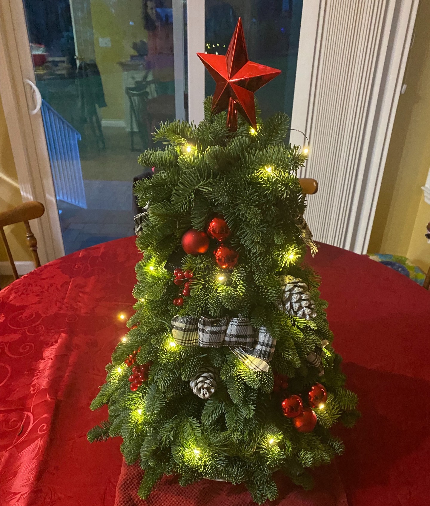 This tree from our Lynch Creek Farms fundraiser is bringing the holiday spirit! Thank you to everyone who has supported our fundraisers. Wishing you a happy and healthy holiday season!