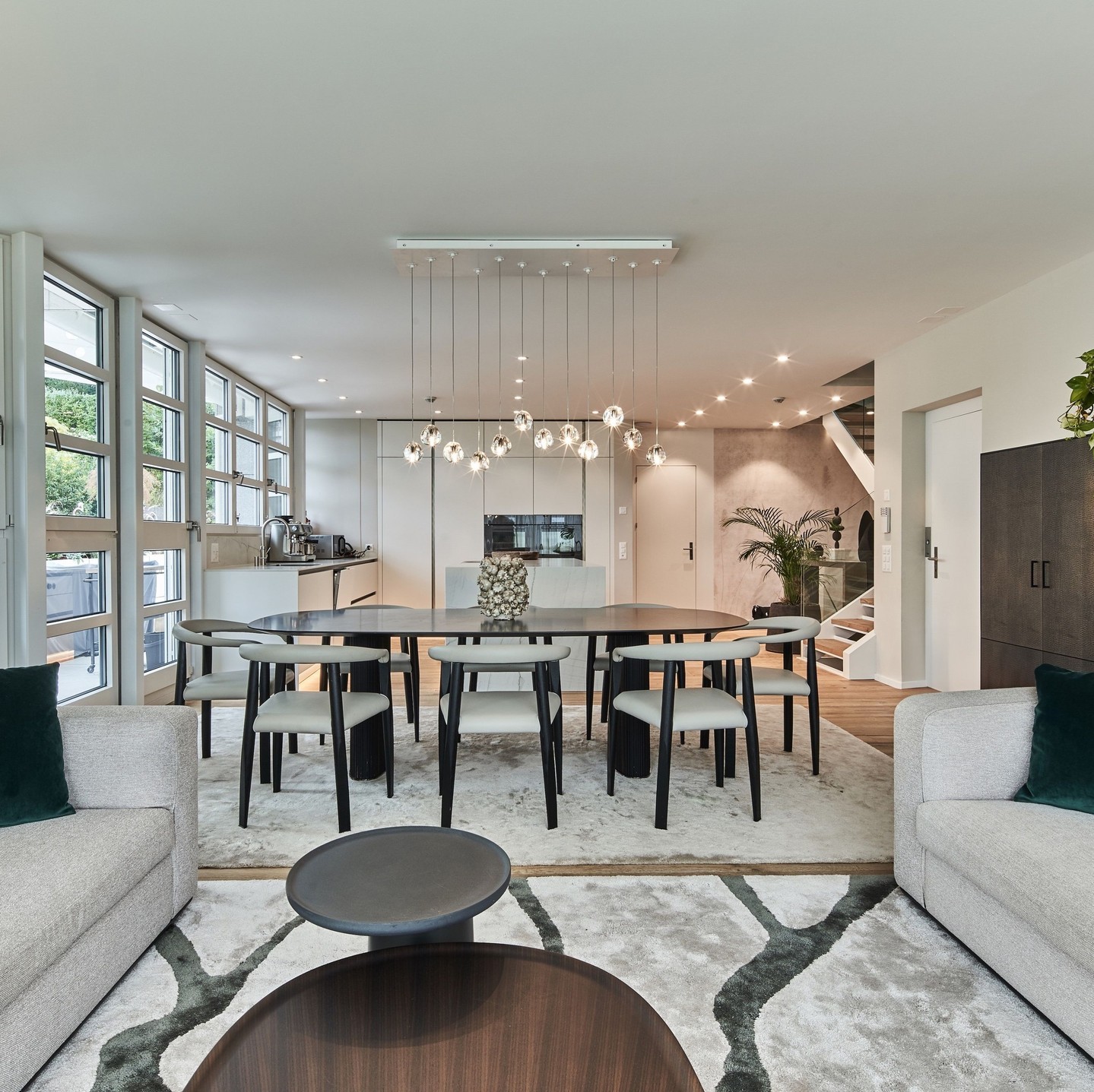 💫New Project!💫
In our recent project in Zürichberg, we renovated and furnished the whole house for a family of four. One request by the client was to have an open kitchen, so we transformed the space into a seamlessly integrated living and dining room, blending aesthetics with functionality. 👉🏼 Swipe to see the before!
By taking down the main wall and the two poles, we created an open floor plan which combined kitchen, dining room and living room together. Additionally, new parquet flooring was added, the wall and ceiling were freshly painted, a new modern kitchen was installed and the whole interior was furnished by our team.
#renovation
#interiordesignzurich
#beforeandafter
#moderninteriors
#kitchendesign
#modernlivingroom
#kitchengoals
#interiordesigninspiration
#interiordesignideas
#livingroomdesign