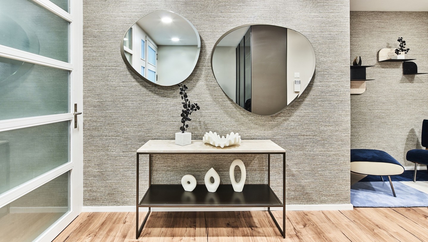 💫 New Project 💫
Setting the tone for this project with a stylish entrance. A home's first impression speaks volume about style and personality. By seamlessly blending wallpapers, furniture and curated decorations, we've transformed this entrance into an inviting and intriguing space.
#interiordesigninspiration
#style
#deco
#home
#homerenovation
#accessories
#furnituredesign
#elegance
#interiordecor
#interiors
#moderninterior
#design