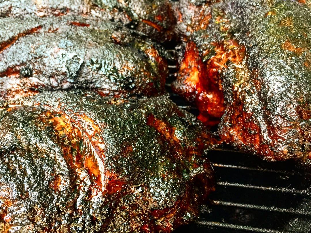 Ahh succulent smokey smokey brisket Happy Friday Everyone!! 😁🔥🥩 #protein #meat #brisket #texas #texasbbq #mightymeaty #beef #bbq #foodporn #foodgasm #meaty #theurbangriller