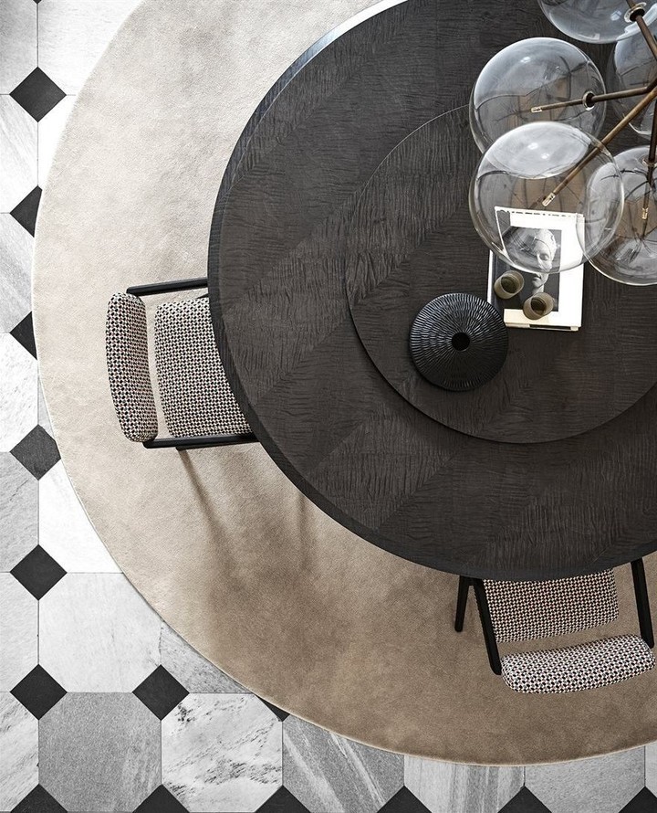 Exploring the art of mixing different textures while staying within the soothing embrace of earthy neutral tones 🤎
#modern
#neutral
#elegance
#interiordesigninspo
#luxury
#furnituredesign
#home
#interior
#lights