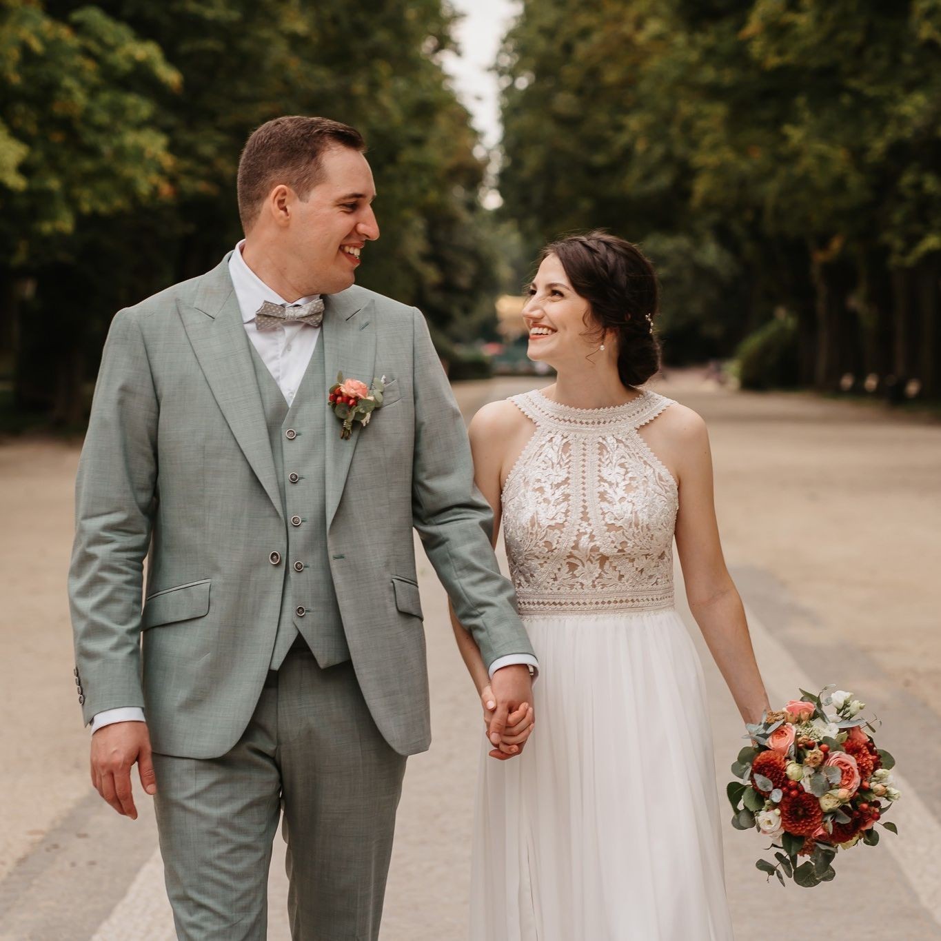 J&J
eine traumhafte September-Hochzeit in der Orangerie in Bad Homburg.
... das Licht & die entspannte Stimmung beim Brautpaarshooting war einfach perfekt!
Location: @orangerie_bad_homburg
H&M: @make.them.brides