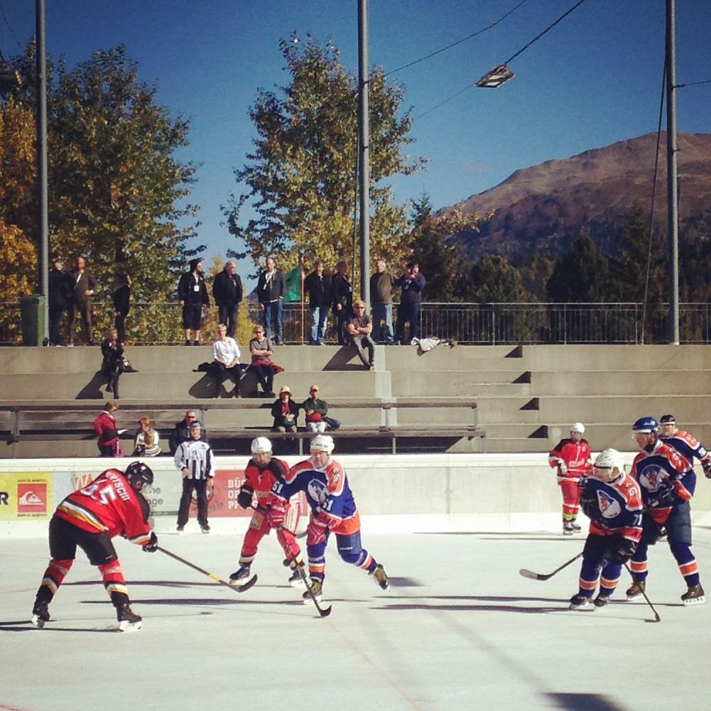 Some on-ice action from this afternoon's games. Pallojussit Oldtimers vs SC Kusnacht #plcsportstravel #stmoritzcup #hockey #zurichhockey #finlandhockey #exploreswitzerland #myswitzerland #sportstravel #icehockey #stmoritz