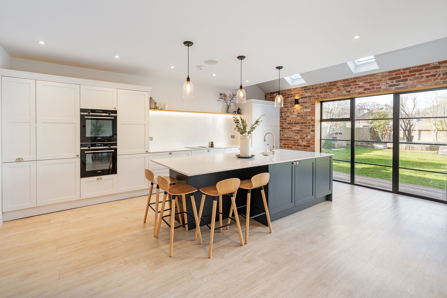 Just finished photographing this stunning loft conversion and kitchen extension project designed by @archevolve_23.
#architecture #design #homeimprovement #Sussex #interiordesign