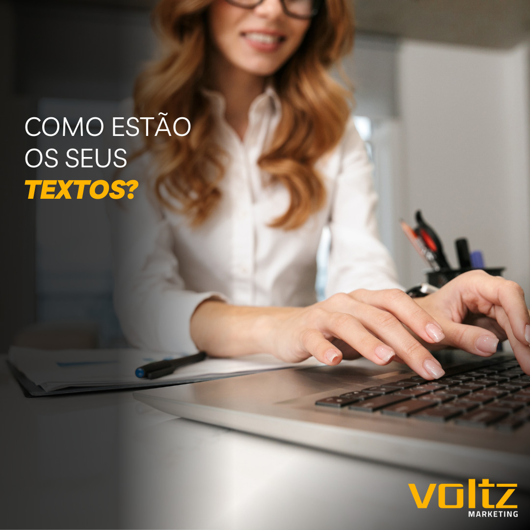 No universo das redes sociais, onde cada palavra conta, a qualidade do texto e a sintonia com a linguagem do seu público são fundamentais. Uma postagem bem escrita não é apenas uma questão de gramática ou estilo, mas sim de conectar, engajar e inspirar aqueles que a leem.
Entender seu público-alvo é o primeiro passo para criar conteúdo que ressoe verdadeiramente. Quando você fala a língua dos seus seguidores, você não só capta a atenção deles, mas também constrói uma ponte de confiança e relacionamento. Isso significa mergulhar fundo nos interesses, desejos e necessidades deles, usando essas percepções para moldar sua mensagem.
Aqui estão algumas dicas para aumentar o engajamento e a leitura das suas postagens:
- Personalize Sua Mensagem: Adapte seu conteúdo para refletir os interesses específicos do seu público. Uma mensagem personalizada é uma mensagem poderosa.
- Seja Claro e Conciso: Nas redes sociais, a atenção é um recurso escasso. Mensagens claras e diretas têm mais chances de serem lidas e compartilhadas.
- Use uma Voz Autêntica: As pessoas se conectam com pessoas, não com marcas. Escreva de uma maneira que seja genuína e verdadeira para a voz da sua marca.
- Inclua Chamadas para Ação: Encoraje seus seguidores a interagir com sua postagem, seja comentando, compartilhando ou clicando em um link.
Lembrar que cada postagem é uma oportunidade de fortalecer sua conexão com seu público. Investir tempo para escrever com qualidade e em sintonia com seus seguidores pode transformar drasticamente o engajamento e a visibilidade do seu conteúdo.
Quer criar postagens que cativem e engajem seu público? Entre em contato conosco na Voltz Marketing. Estamos aqui para ajudar a dar vida às suas ideias e a maximizar seu impacto nas redes sociais.
#EngajamentoNasRedesSociais #MarketingDeConteúdo #EstratégiaDigital #ComunicaçãoEficaz #VoltzMarketing #ConteúdoPersonalizado #VozDaMarca #CTAEficaz #ConexãoComOPúblico #RedesSociais