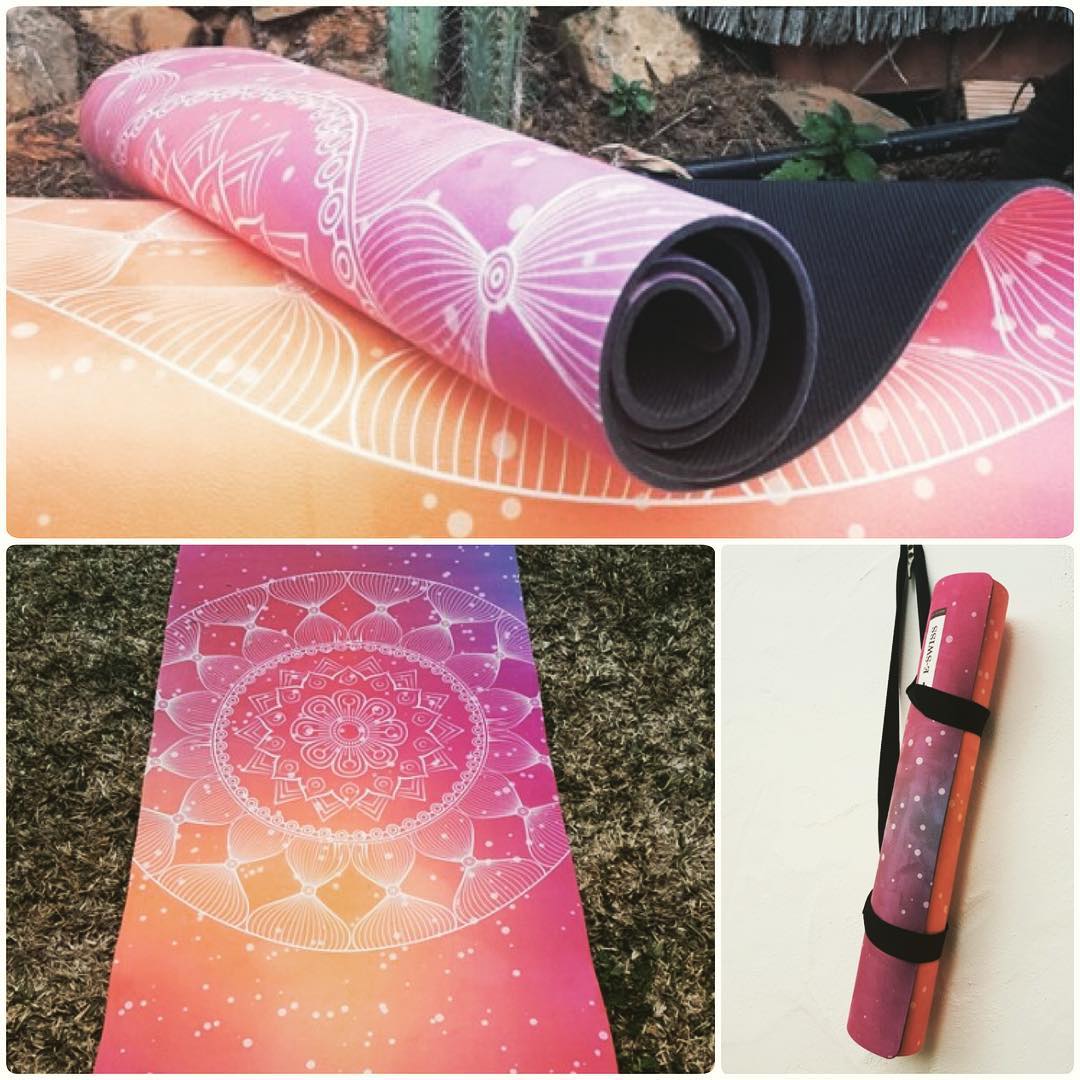 Begging your journey to a better life with peace, love, beauty, and happiness. @all_for_yoga , high quality eco-friendly mats. Comienza el viaje a una vida mejor con paz, amor y felicidad en @all_for_yoga esterillas respetuosas con el medio ambiente y de alta calidad.