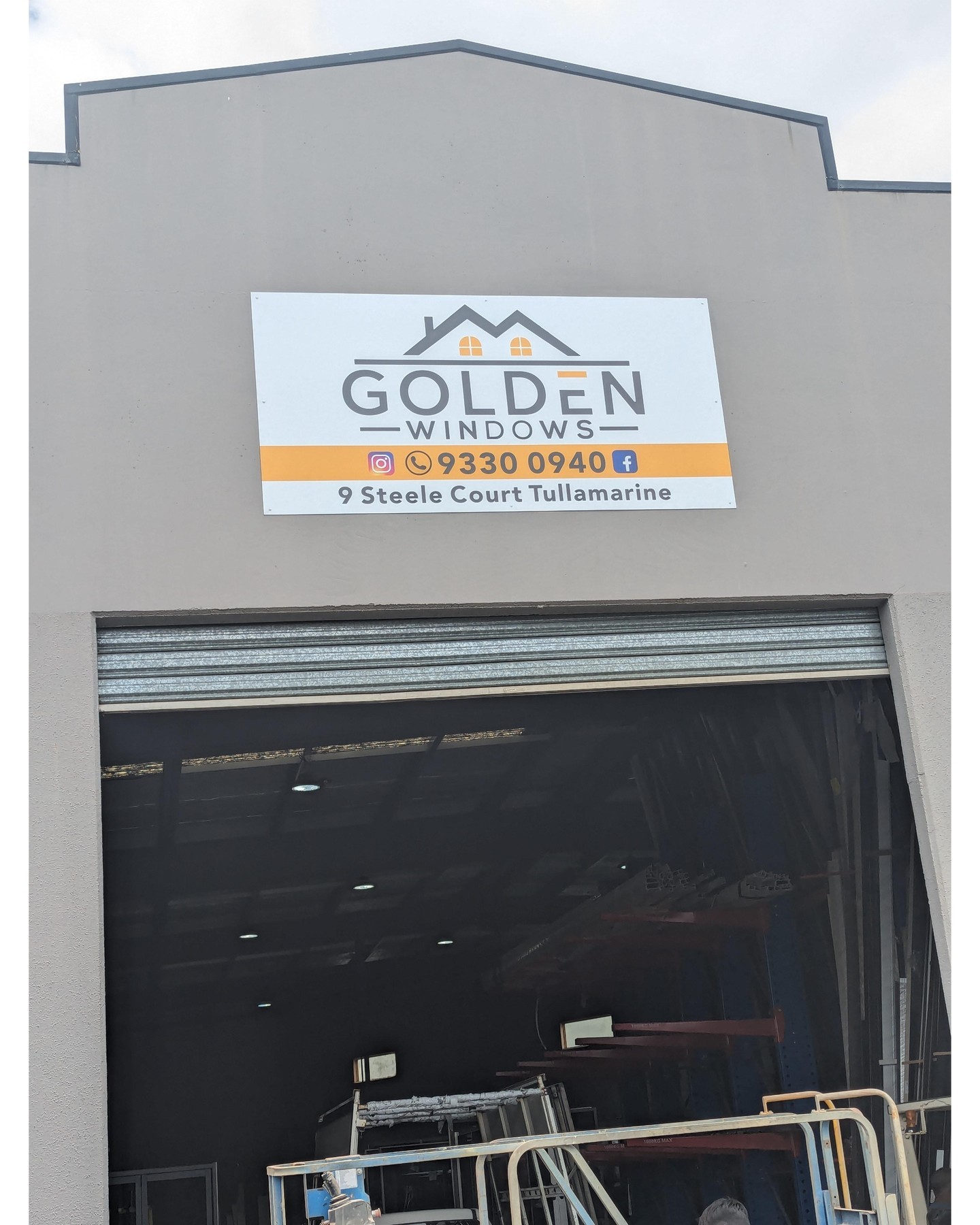 We recently installed a brand new sign for Golden Windows in Tullamarine. Definitely helps their factory pop out a bit more and they were extremely friendly!
Pop over to our website www.signcafe.com.au to see other projects we've worked on!
#Art #Design #Signage #Signs