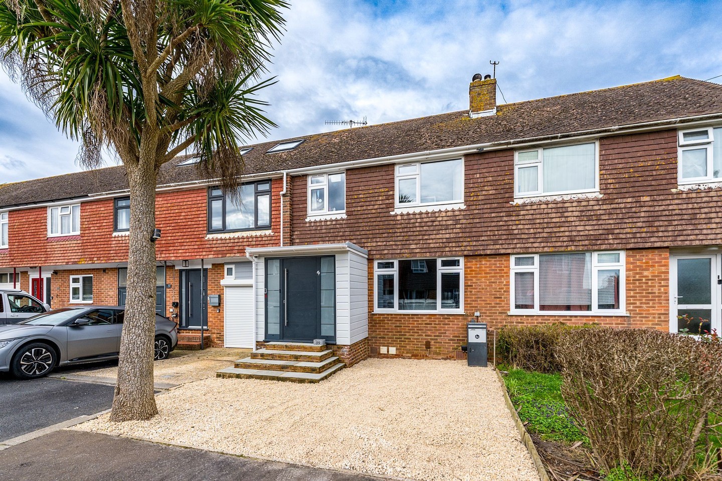 Our stunning photos helped sell this modern house in days! #modernhome #realestate #dreamhome #photography #sold #fastsale