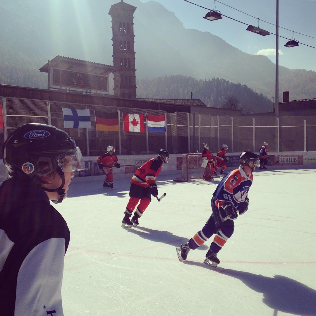 Our bronze medal game between SC Kusnacht (Zurich) and Pallojussit Oldtimers (Finland) The game ended in a thrilling shootout! Kusnacht for the win! #zurich #stmoritzcup #zurichhockey #plcsportstravel #hockey #exploreswitzerland #myswitzerland #sportstravel #icehockey #stmoritz