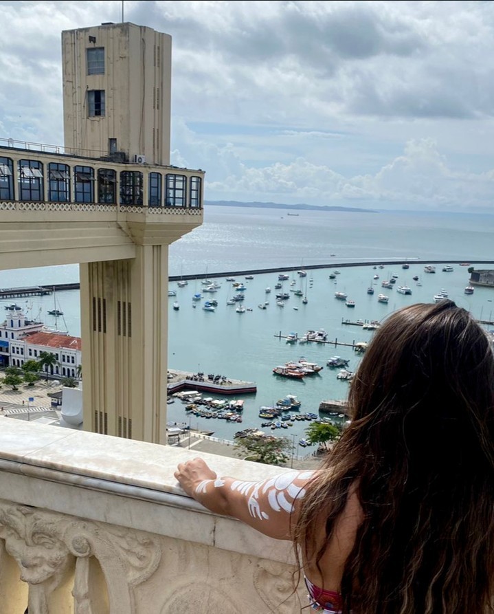 Explorando as cores vibrantes e os sabores exóticos de Salvador! 🌴✨ Viagem da Caroline e da Pamela no mês passado que nos enviaram essas fotos lindas da Bahia!
Embarque conosco em uma jornada de descobertas culturais e momentos inesquecíveis.
#Salvador #ViagemDosSonhos #Amizade #Aventura