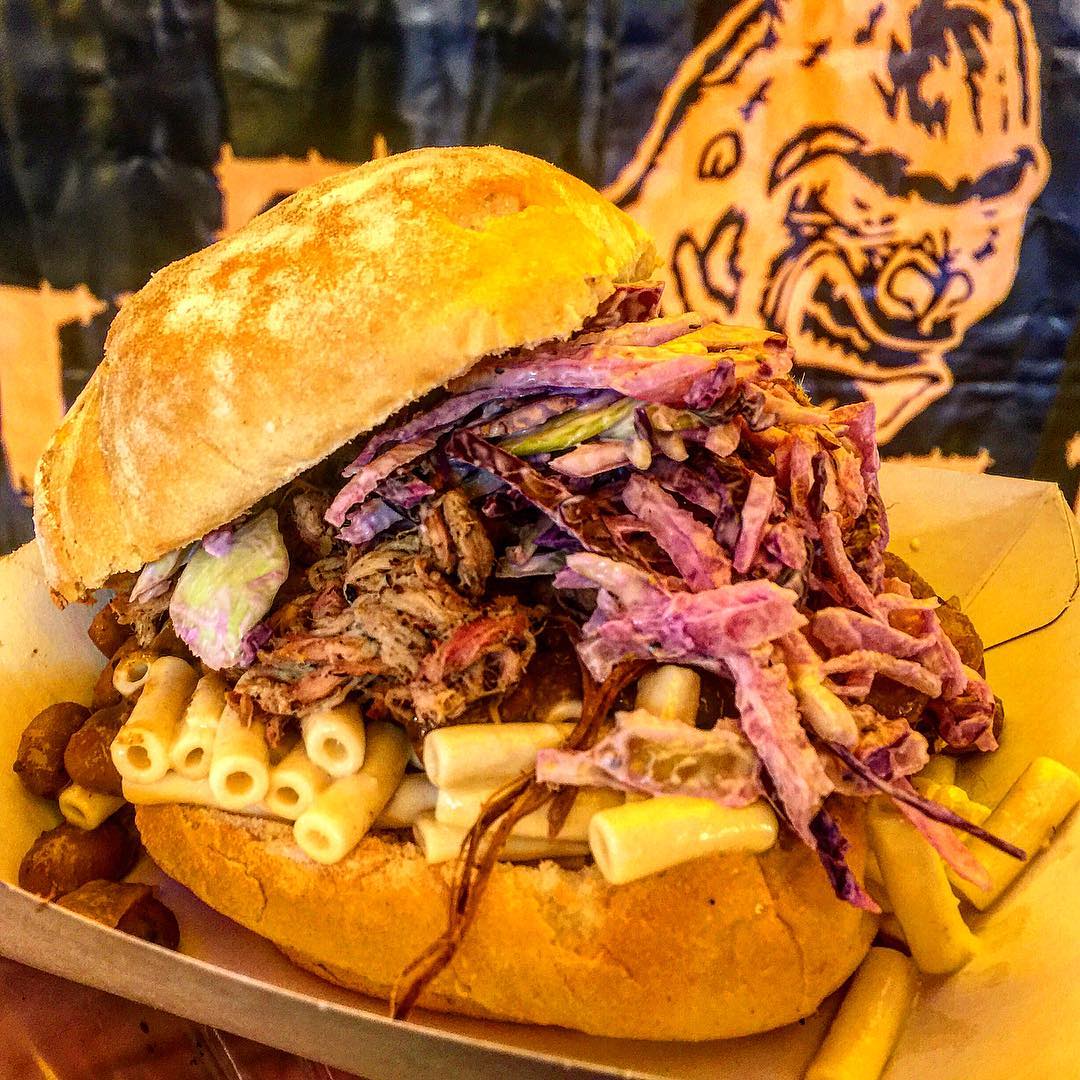 Don’t forget folks we will be at Stratford Fright night Halloween riverside festival tomorrow!! Come try our new loaded Mac sandwich!! It’s gunna be tastyyy!! 🔥😁🔥👻 🎃#texasbbq #bbq #meat #pulledpork #macandcheese #feast #yummy #meaty
