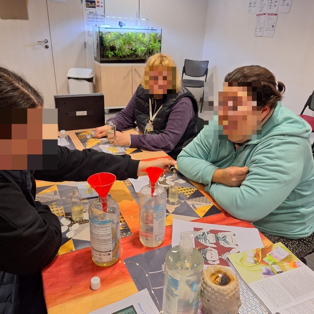 Nouvel atelier "Soin du cheveu et création d'un shampoing aux huiles essentielles" à l'ESAT de Joué-Lès-Tours.