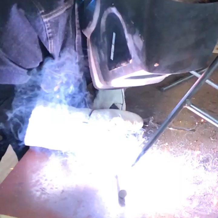 Perfect birthday celebration/activity/gift. Welding class with the lovely duo @k_k_d_w Such a fun day at their charming hill country property. These two are welcoming and gracious hosts. It was a truly magical day! 🌙✨
•
#kkdwworkshops #interiordesign #austininteriordesign #austininteriordesigner #interiordesigneradventures #welding #weldingclass #womenwhoweld #makersofinstagram #makersofaustin #craftsman #magical #kkdw #customdesigner #custommade