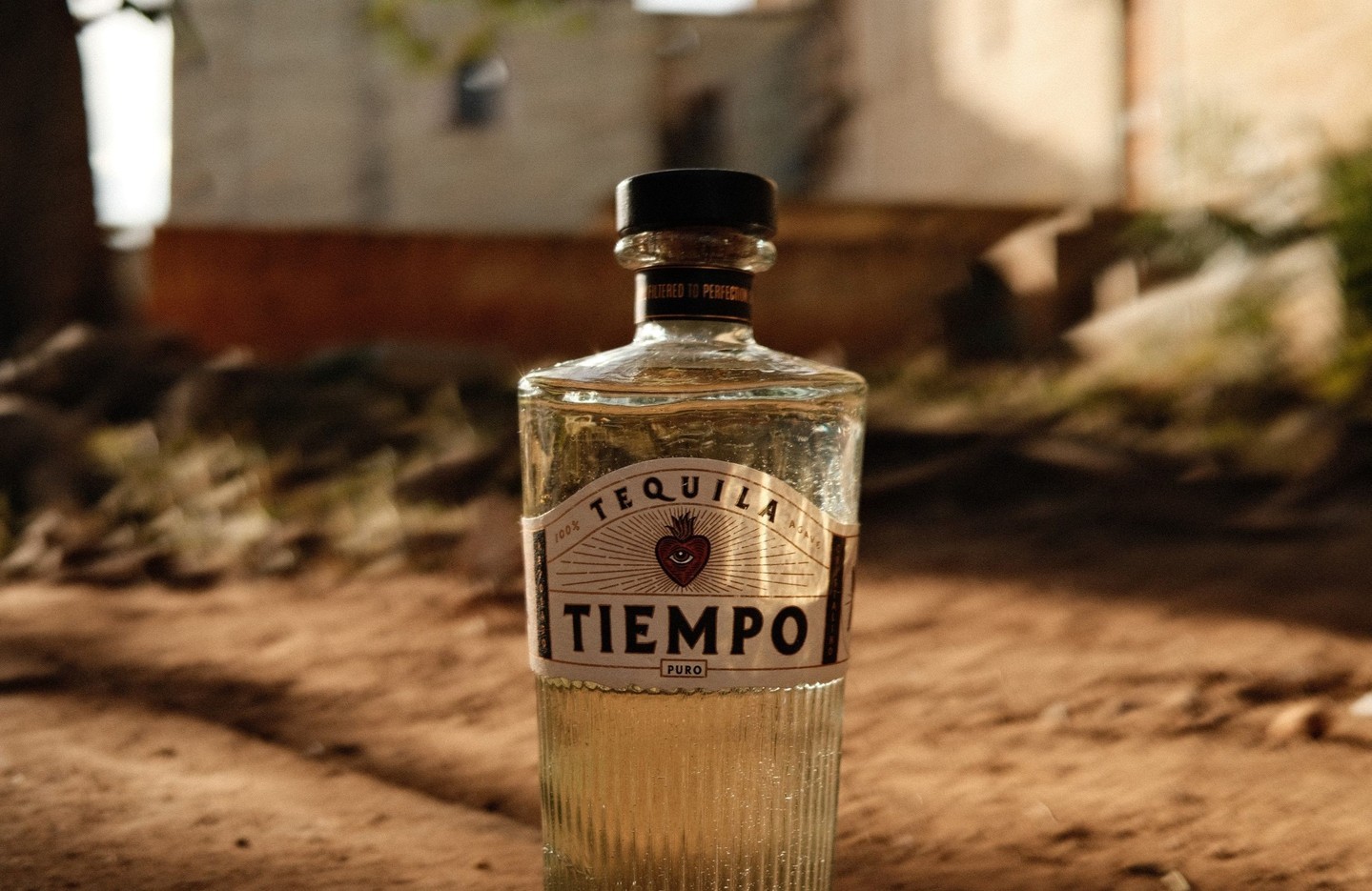 Sunset in Jalisco.
Our bottles are made from locally sourced, recycled glass and semi-handblown into what you see before your eyes. In the light of the sun, you can see the tiny bubbles in the glass sparkle
Photo: @earwigjoe
Comment ILOVETIEMPO below for a chance to win win win!