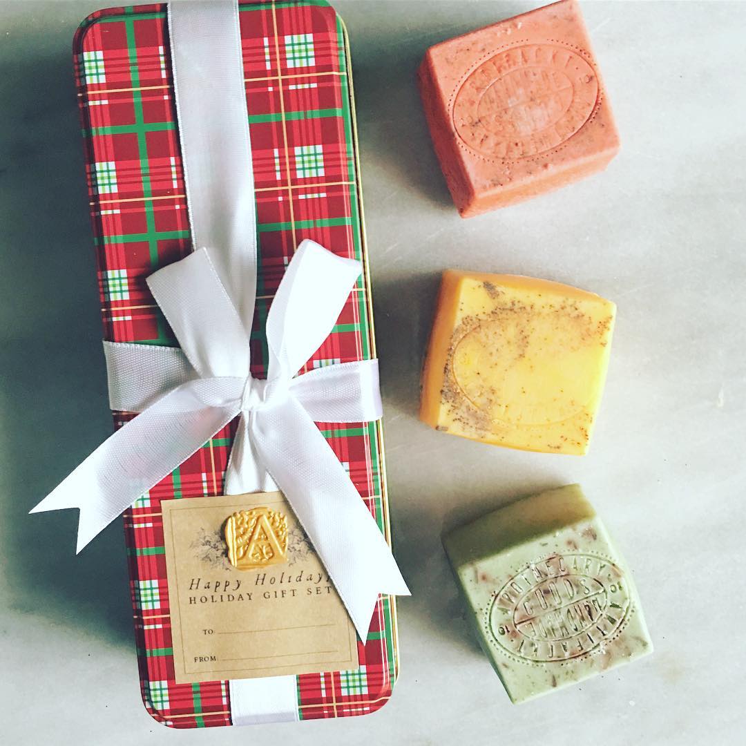 Cyber Monday Deal: Buy three soaps get a holiday tin! Gift giving just became a little easier. BTW this is NOT limited to one tin, so for every 3 soaps you buy, you will get a free tin. Today only. Enjoy!#cybermonday #artifackt #handmadesoap #cybermondaydeals #shopsmall