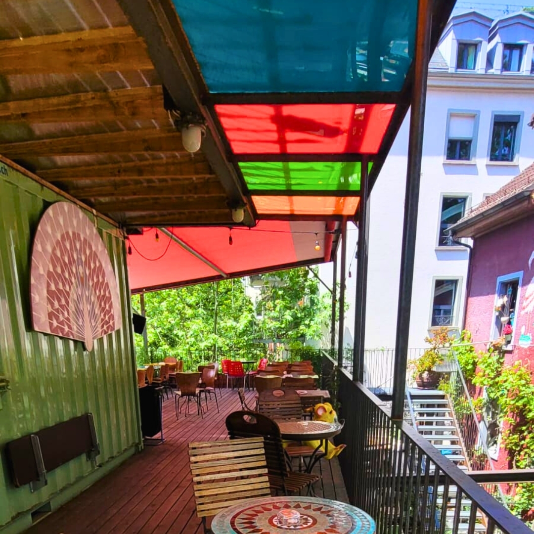 Chill out above the Limmat with colorful vibes and have a refreshing cocktail. Your perfect Zurich escape! 🌈✨
#beer #craftbeer #terracemagic #feierabendbier #riverside #lettenzuerich #drinks #birra #bar #wipkingen #terraceviews #wine #food #ipa #limmmat #elevatedchilling #openair #beers #limmatlove #kreis10 #kafifuerdich #chreischeib #züri #gastrozürich # #dammfuerdich #letten #züribier #cocktails #kunterbunt