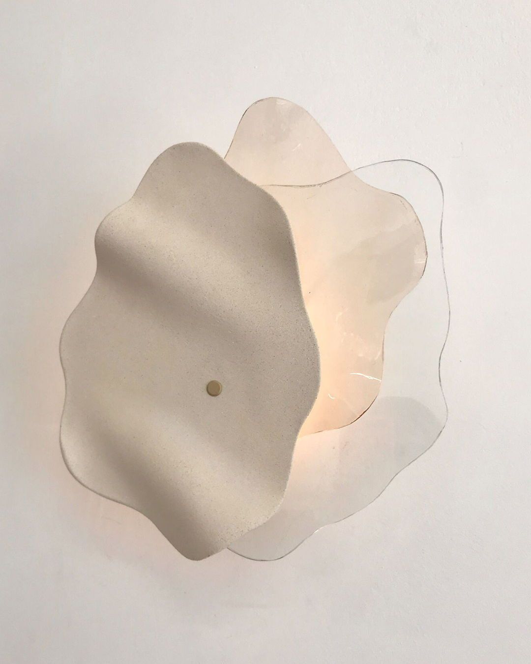 ARTIST IN REFLECTION....... Amande Haeghen
"The collection is illustrated through a variety of contrasting materials that merge into a sensual choreography of organic forms. They capture natural light during the day and transform into phantasmagorical objects that cast fascinating shadows at night".
@amandehaeghen