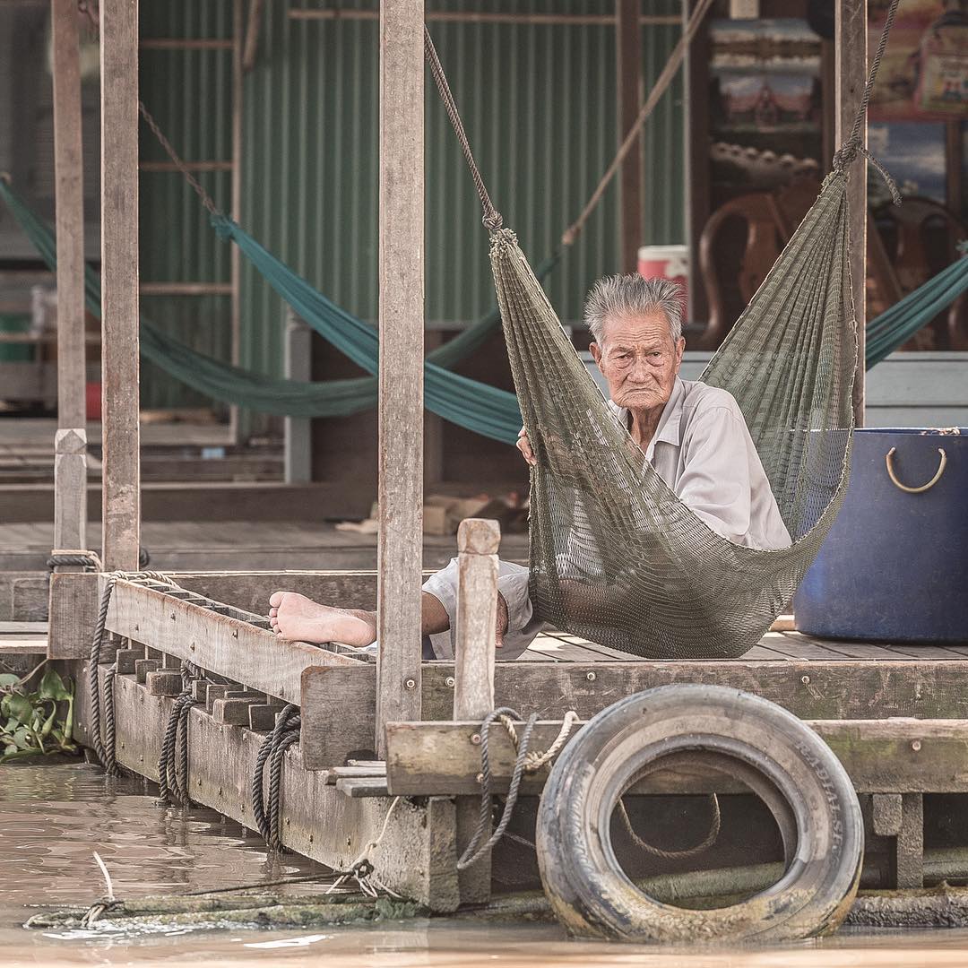 Photographed alongside the banks of the Mekong river. Kampong Chhnang - Cambodia.
.
.
.
#portraitphotography #portrait #people #peopleofcambodia #kampongchhnang #peoplearoundtheworld #photography #photographyislifee #canon #canonphotography #travel #travelphotography #cambodia #documentary #streetphotography #documentaryphotography #worldcaptures #tourism #worldplaces #worldingram #traveller #natgeoyourshot #instapassport #travelpics #tourist #travelphoto #portraitphotographer #photooftheday #natgeotravel #mekongdelta