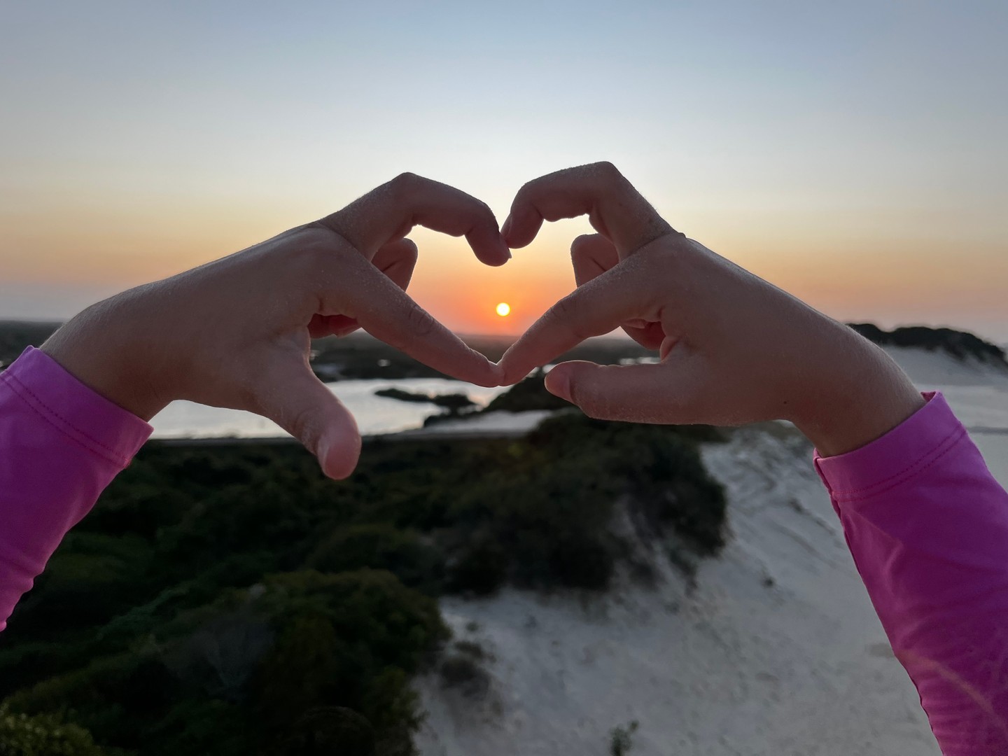 Escape to Villa Mar-a-Villa in Maracajau and indulge in a vacation like no other! 🌊 Our team is here to craft your dream holiday experience. Comment below if you're ready to unwind and explore the beauty of Brazil! 🌺 #CustomizedVacation #DreamGetaway #TravelGoals