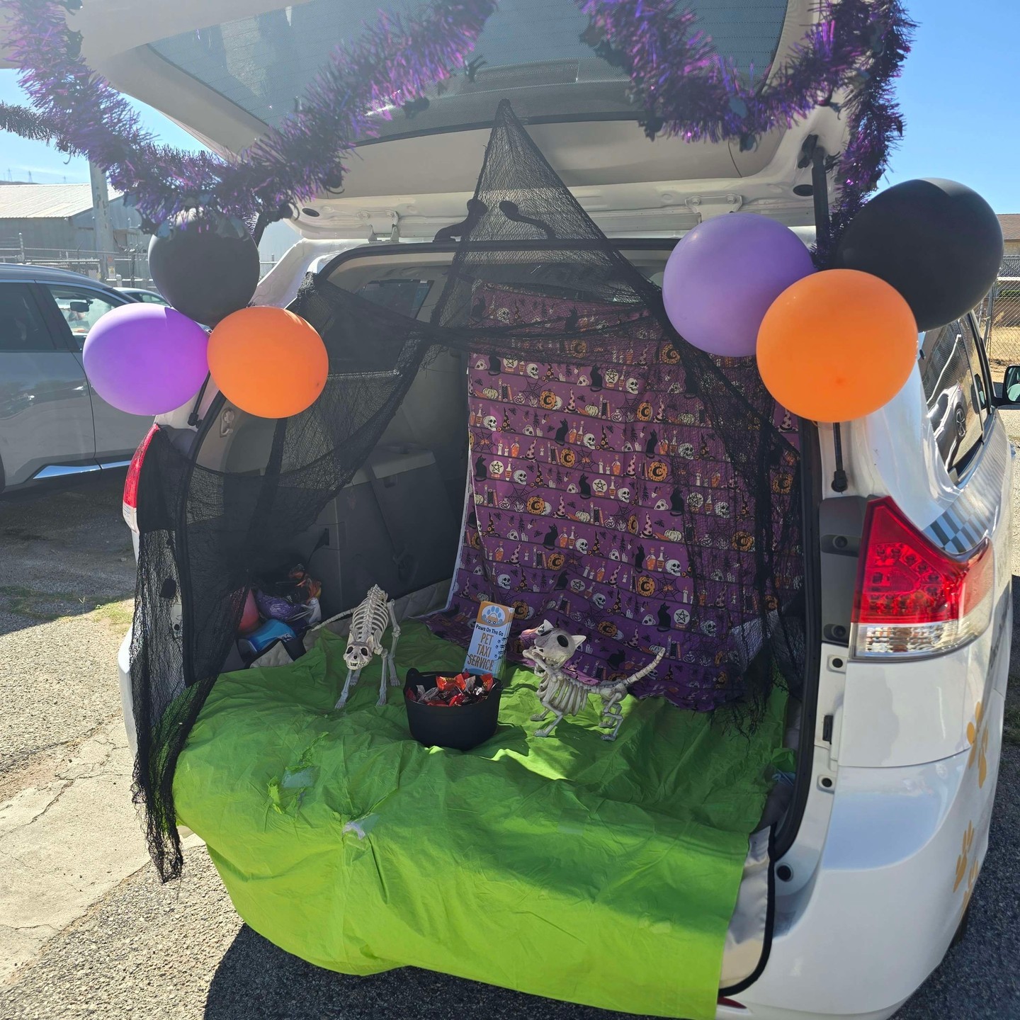 🎃 Had a super fun Trunk-or-Treat weekend with @Quartz-Hill Chamber of Commerce !! It was our very first time doing it and it was a huge turn-out! Had to pass out way more candy than I expected!! 🍬 Another Trunk-or-Treat is happening in Palmdale at Poncitlan Square , Car Show event on Oct 27 @ 10am with @Palmdale Sheriff's Station !! 🚗 TONS of stuff to do so dress-up and join us!
#Palmdale # Lancaster #QuartzHill #AntelopeValley #Vetlife #PalmdaleSheriffBoosters #trunkortreat #pettaxi #palmdaleca #lancasterca #santaclaritaca #antelopevalley #dogsofinstagram #petsofinstagram #catsofinstagram #socal #california #vetlife #groomer #vet #vettechlife #petservice #animals #pets #petlovers #pettransportation