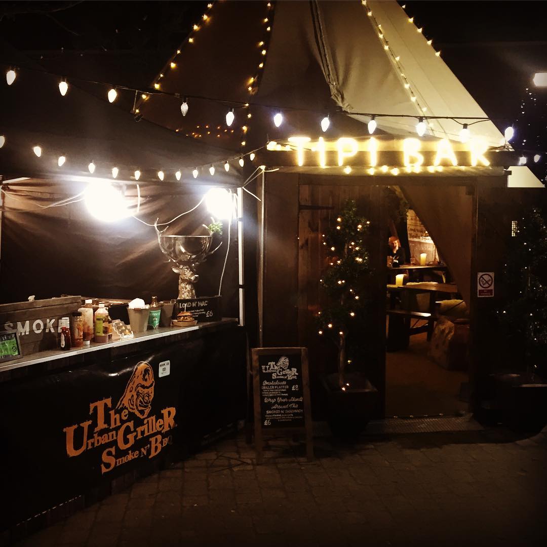 Amazing weekend smoke n’ over @touchwoodstreeteats, great vibes 😌 we also have a new menu on the horizon, come on down in two weeks and check us out! 😁🔥🥩🎄 #events #supportyourlocalbbqjoint #texasbbq #meat #bbq #catering #foody #feast #solihull #westmidlands #cosy #comfortfood #tipi #goodtimes