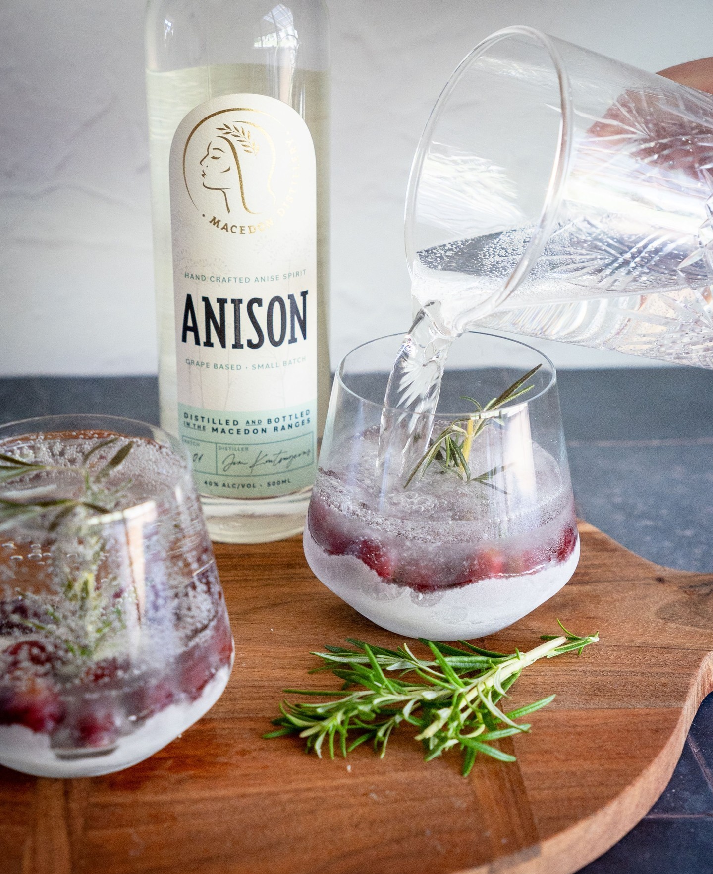 Get festive with your cocktails! Freeze berries and a sprig of rosemary into ice cubes for that ultimate snowglobe effect in your glass—simple, elegant, and just the right touch of holiday magic.
.
.
.
.
.
.
#macedondistillery #anison #daylesfordmacedonranges #daylesfordmacedonlife #macedonranges #macedonrangesfoodies #melbournefoodies #macedon #romsey #lancefield #melbournebartender #melbournecocktails