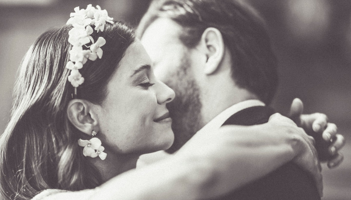 Capturing love stories at Islington Town Hall is what I live for! Join me in exploring these beautiful moments. Link in Bio #WeddingPhotography #IslingtonTownHall