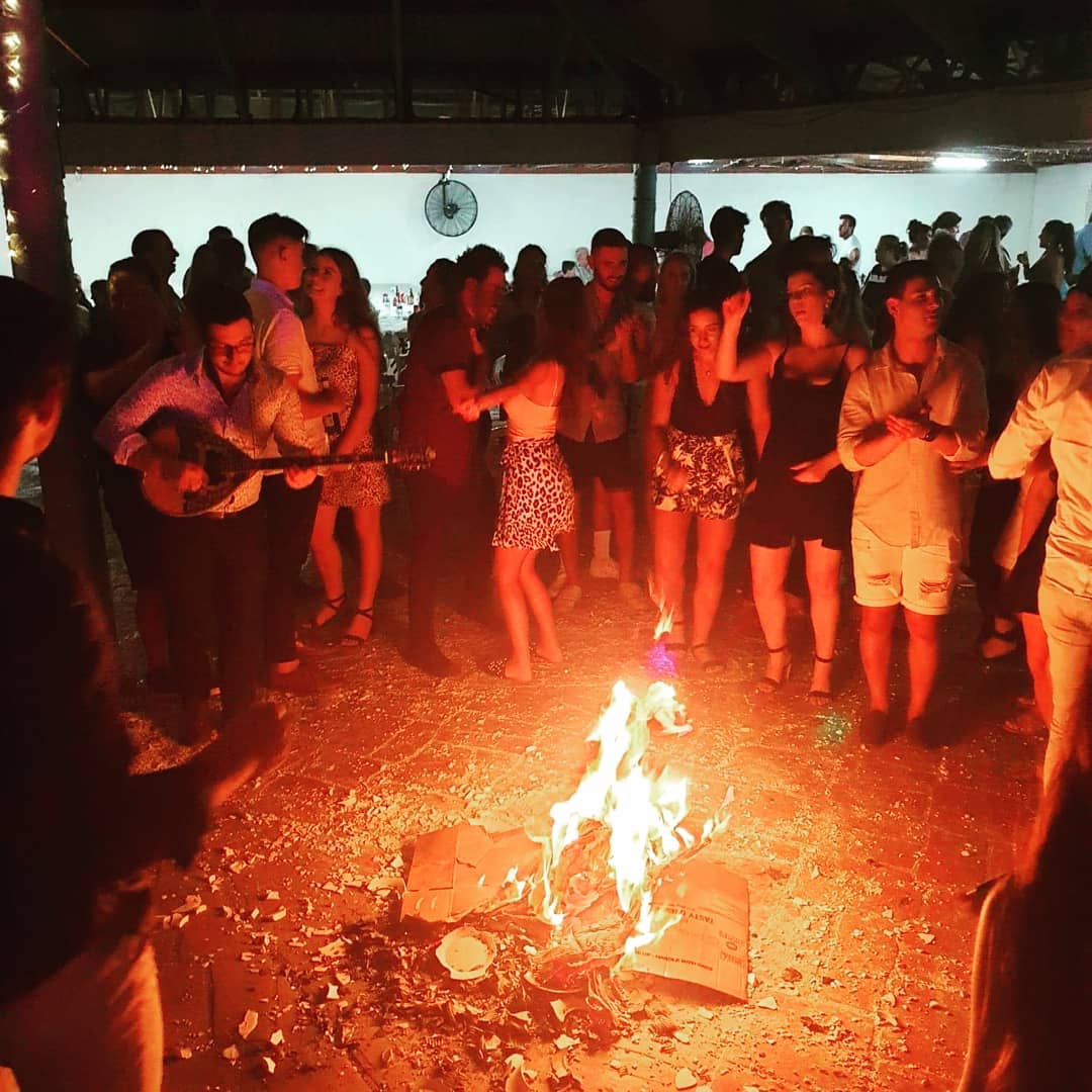 Because it wasn't hot enough at the Bay 🔥🔥 EDIT:
Welcome to 2019, this past year has been insane both personally and professionally.
I have many people to thank; to family to friends, to clients. Thank you all - I am who I am because of you and I wouldn't have it any other way.
Have a good new year everyone! 👌 #newyearseve #batemansbay #bouzoukiplayer #bouzoukia #bouzoukialive #dj #greek #greekmusic #greekmusiclive #apolloentertainment #livemusic