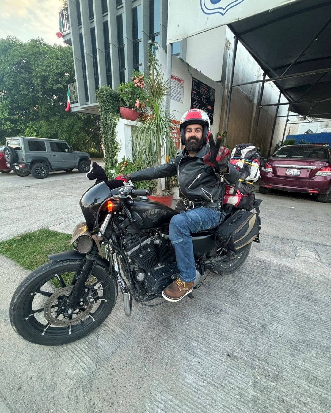 We believe that the best moments are the ones spent with good friends, endless roads, and a Harley ready for whatever comes next.
🏕️ Puerto Vallarta offers the perfect mix of adventure and relaxation for riders.
So, when is your next ride?
📞 +52 (322) 384 5318
🛜 slavesoffreedom.com
#slavesoffreedom #motorcycle #puertovallarta #harleydavidsonmotorcycles #esclavosdelalibertad