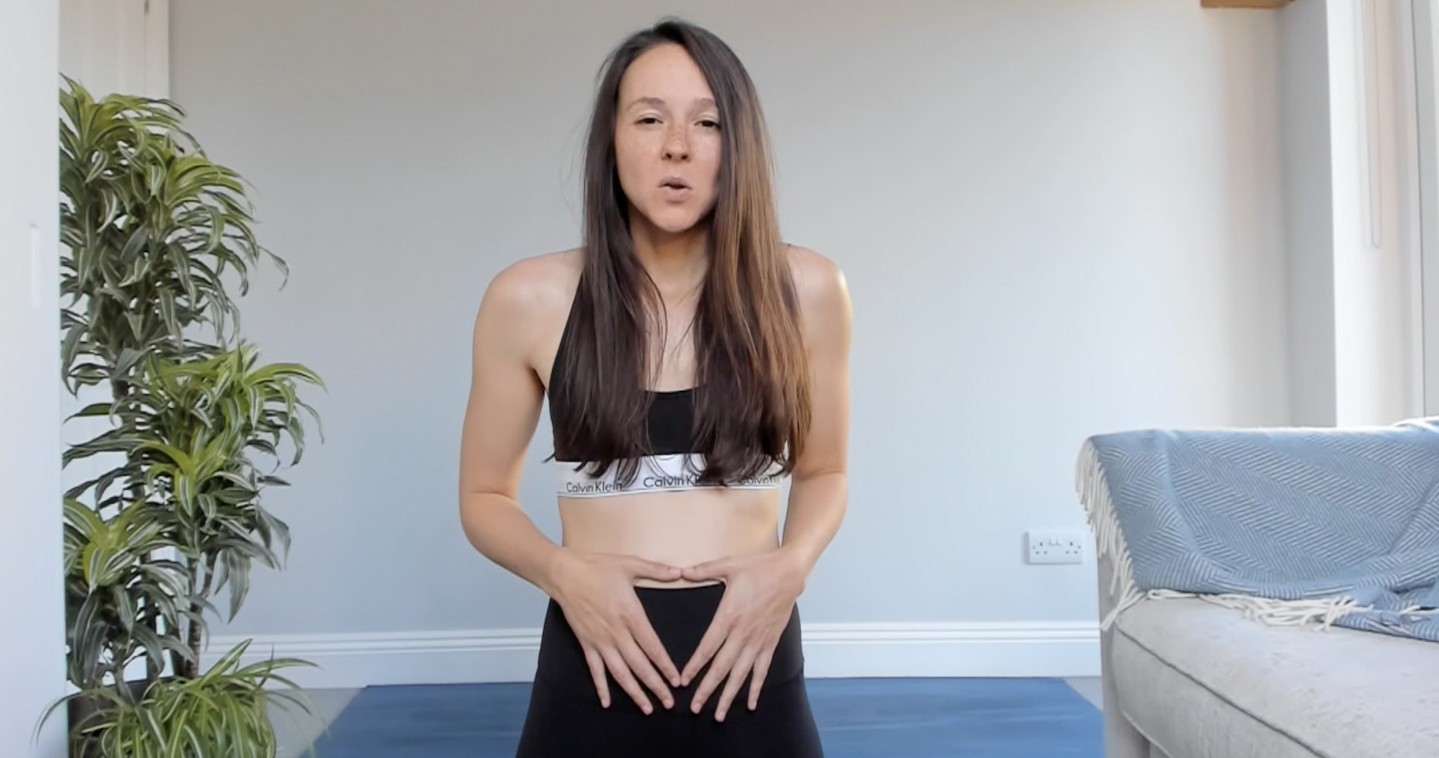 Let’s talk about belly breathing. Our culture rewards thinness, flat stomaches are the goal and to get closer to that ideal many people - consciously or unconsciously - suck their belly in, to reduce the space it takes up. And don’t get me started on tight high waisted jeans 🤬
This constricts our digestive organs, which can cause bloating and poor gut health, and our breathing, which can flood our bodies with stress hormones.
📺️ WATCH HERE: https://youtu.be/pC4WOr8Zd7s (link in bio) To find out more and see some belly breath in action!
#bellybreathing #breathing #breathingexercise #Yogateacher