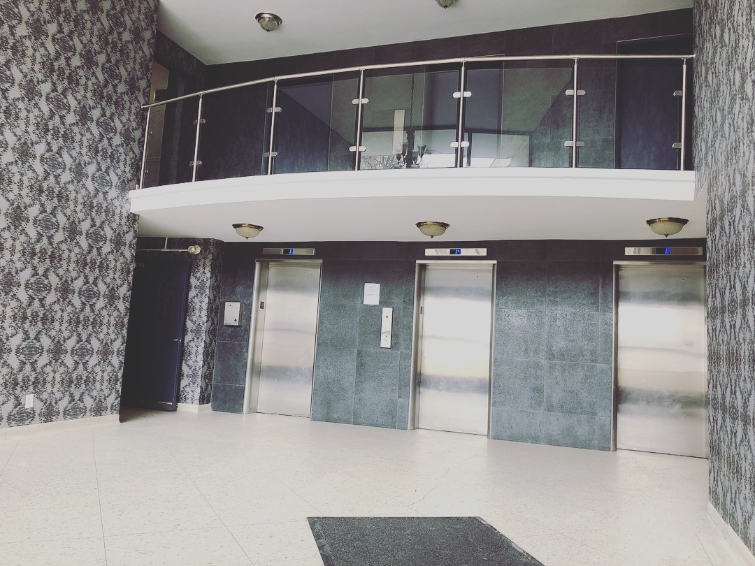 Take a look at this new lobby reno! ➡️swipe right to see before
Work done by Colorise:
🔹wallpaper
🔹painting
🔹tiling
#ColoriseDecor