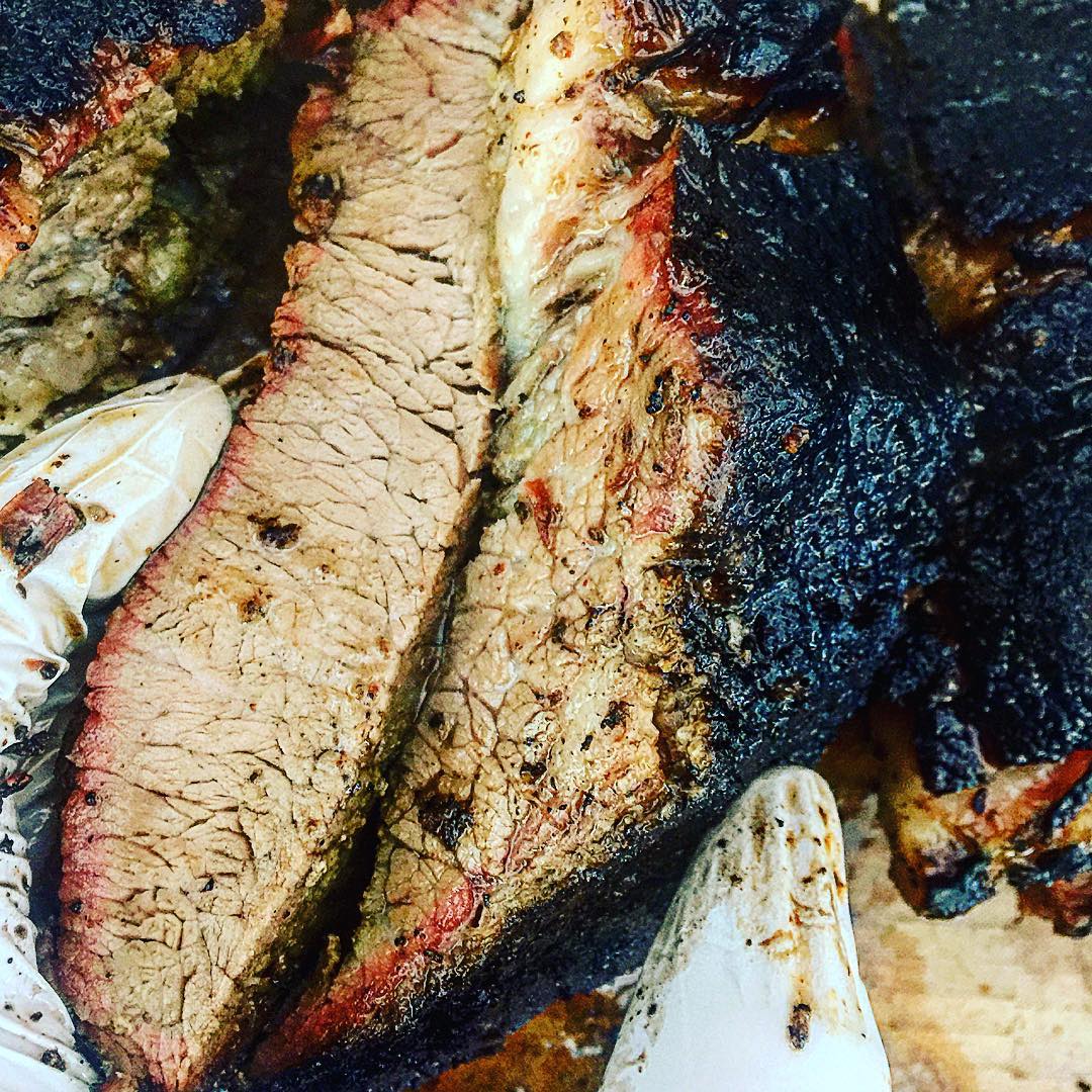 We got ourselves some fine juicy smokey as brisket! 😋🔥
.
.
.
.
#bbq #texasbbq #smokeymeats #bbqsmokebrisket #brisket #lowandslow #feast #smokey #awwyus #cateringevents #party #mightymeaty #texasstyle #oak #smoked #meatofgods #wheresmybrisket #bbq #mightymeaty #bbqsmoker #bbqporn #smoke #pitmaster
